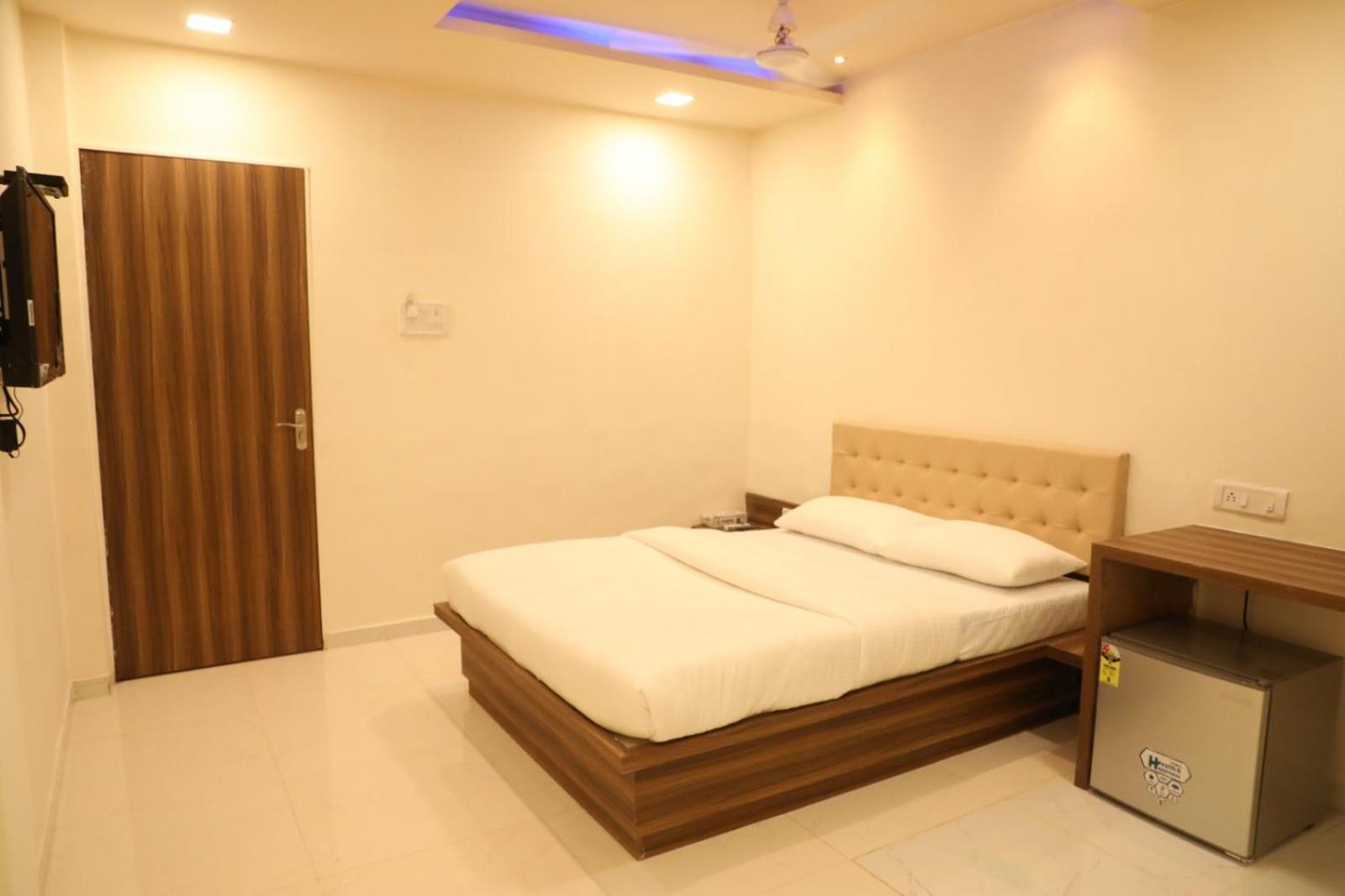 Galaxy By Glitz Hotel Mumbai