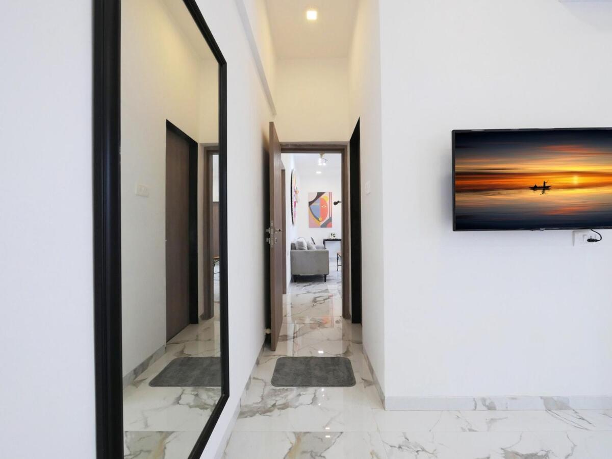 Milo Private 3bhk In Bandra Apartment *