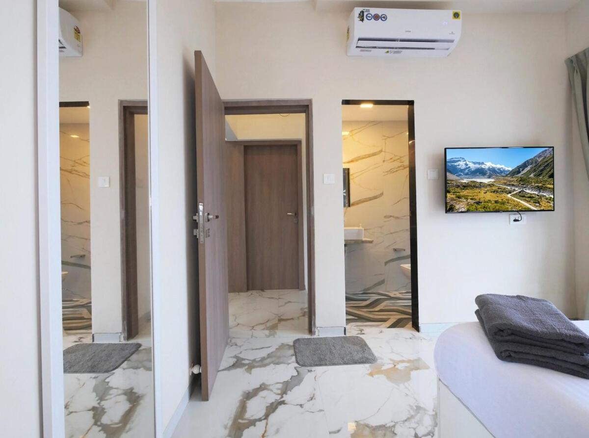 Milo Private 3bhk In Bandra Apartment