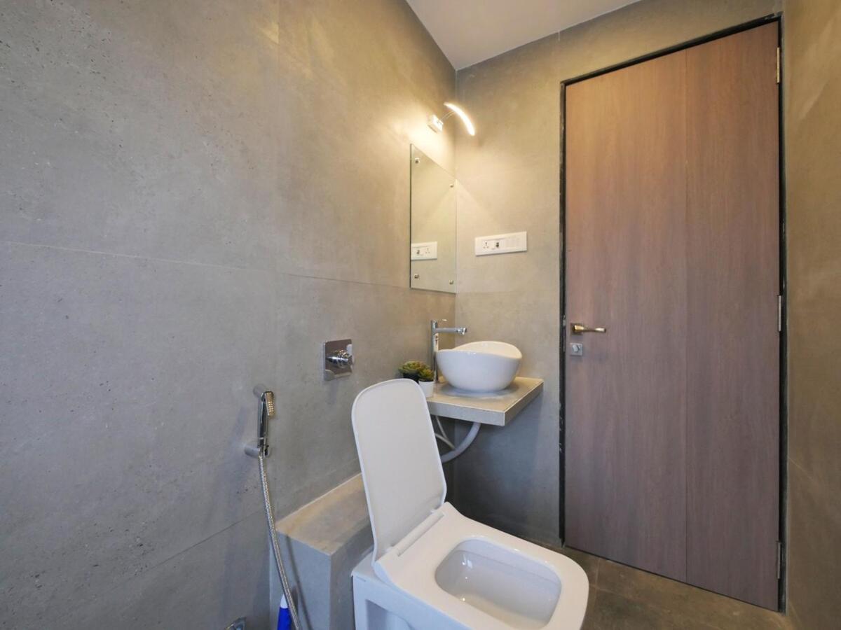 Milo Private 3bhk In Bandra Apartment