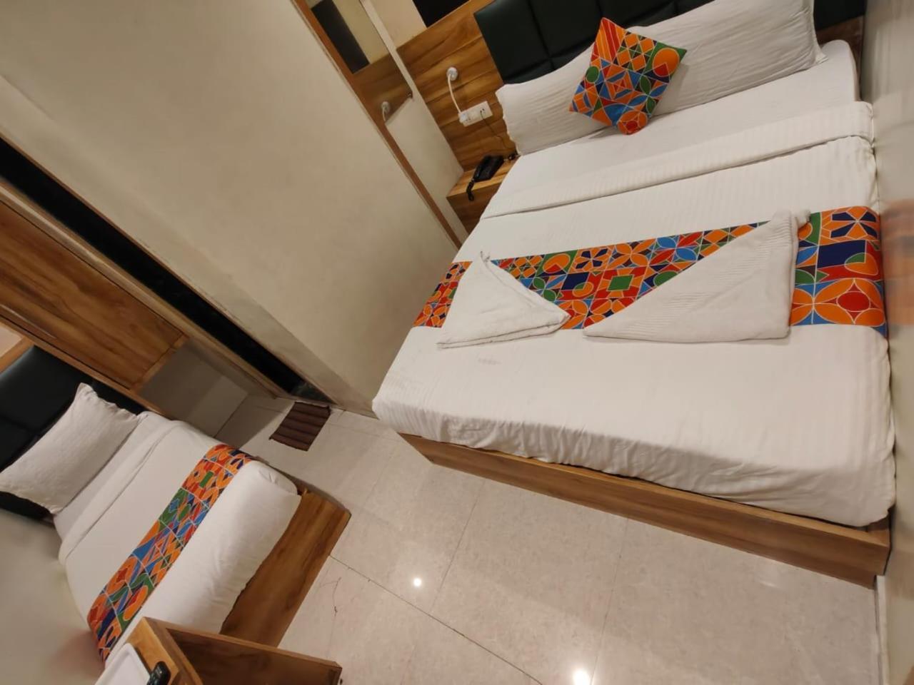 Hotel Sun Near Saifee Hospital And Hn Reliance Hospital 3*