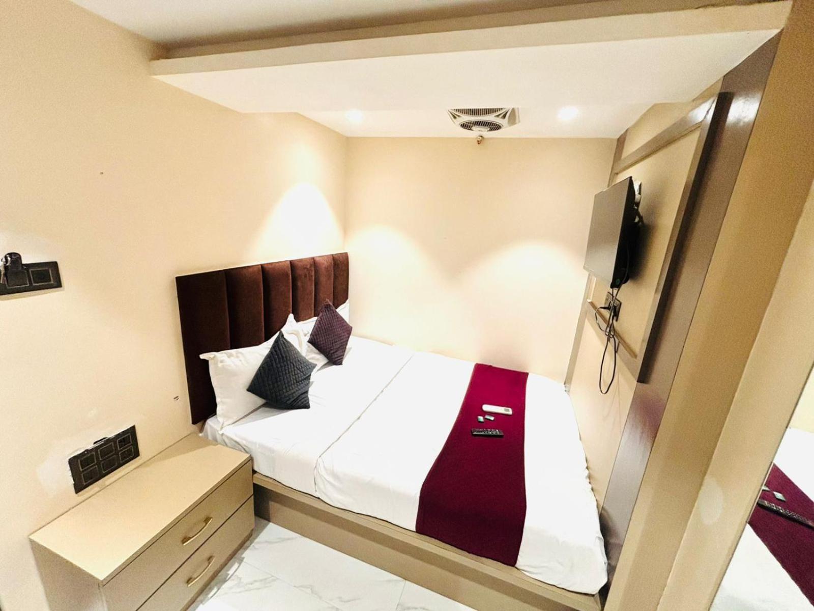 Dolphin Residency Hotel 2*