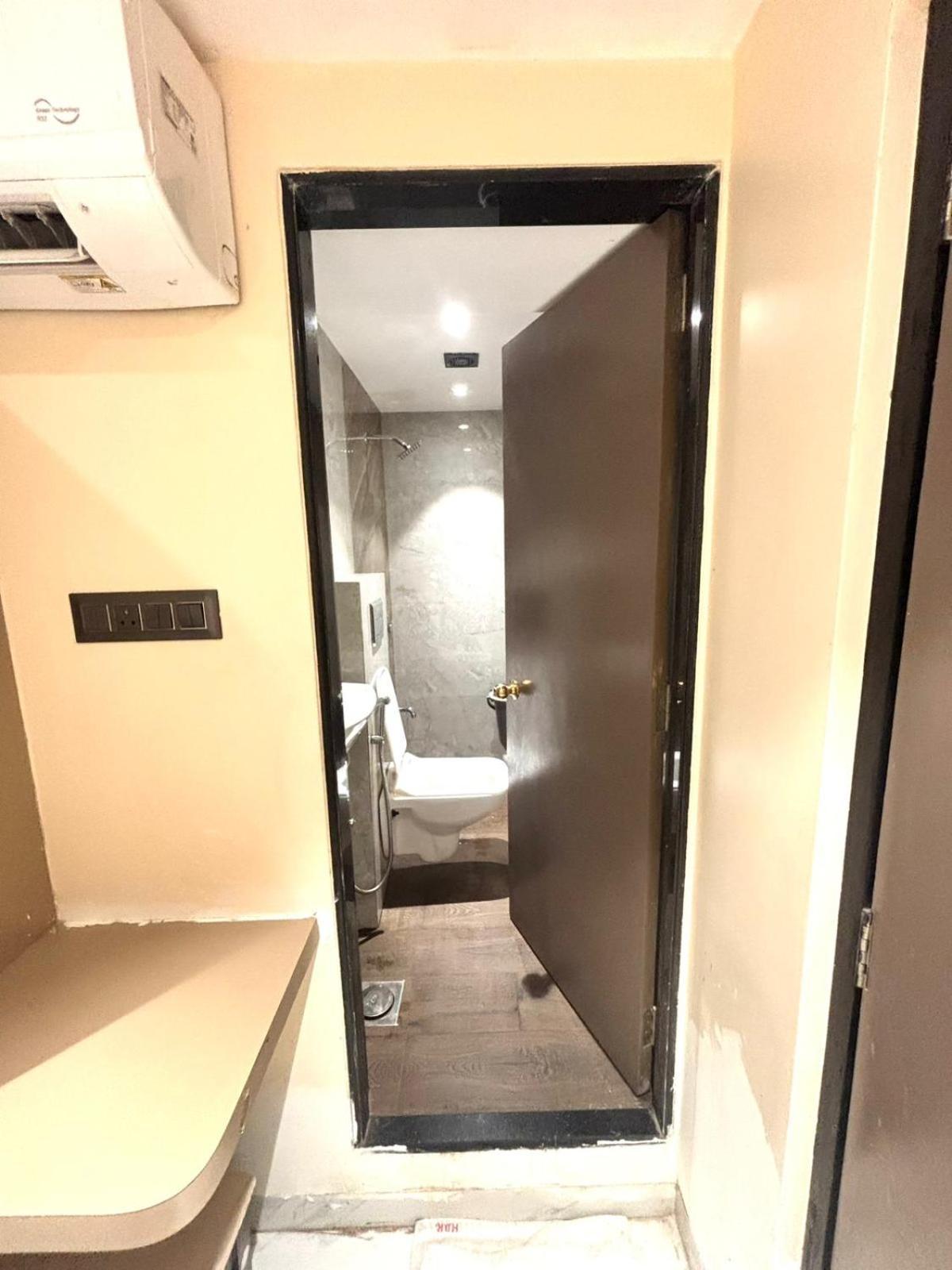 Dolphin Residency Hotel 2*
