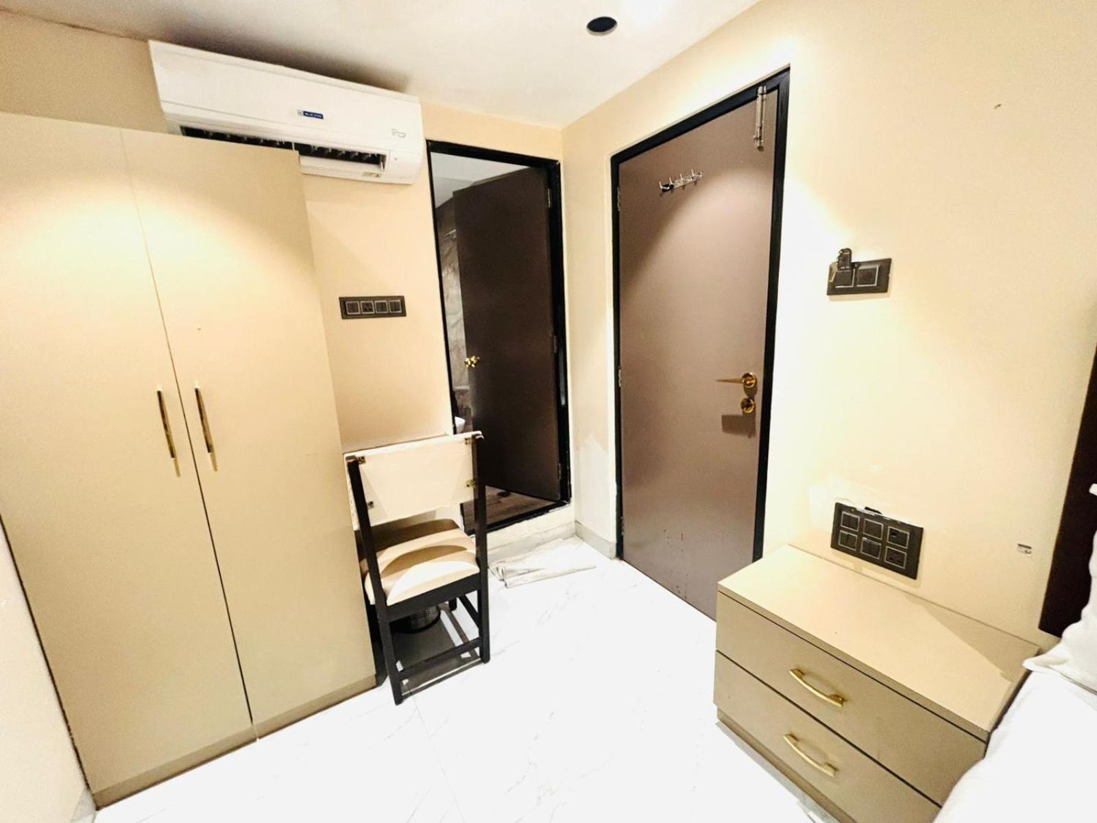 Dolphin Residency 2*