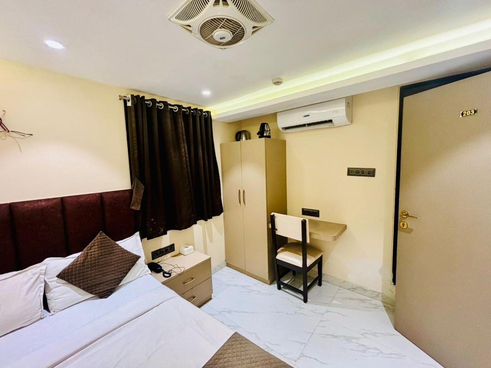 Dolphin Residency 2* Mumbai
