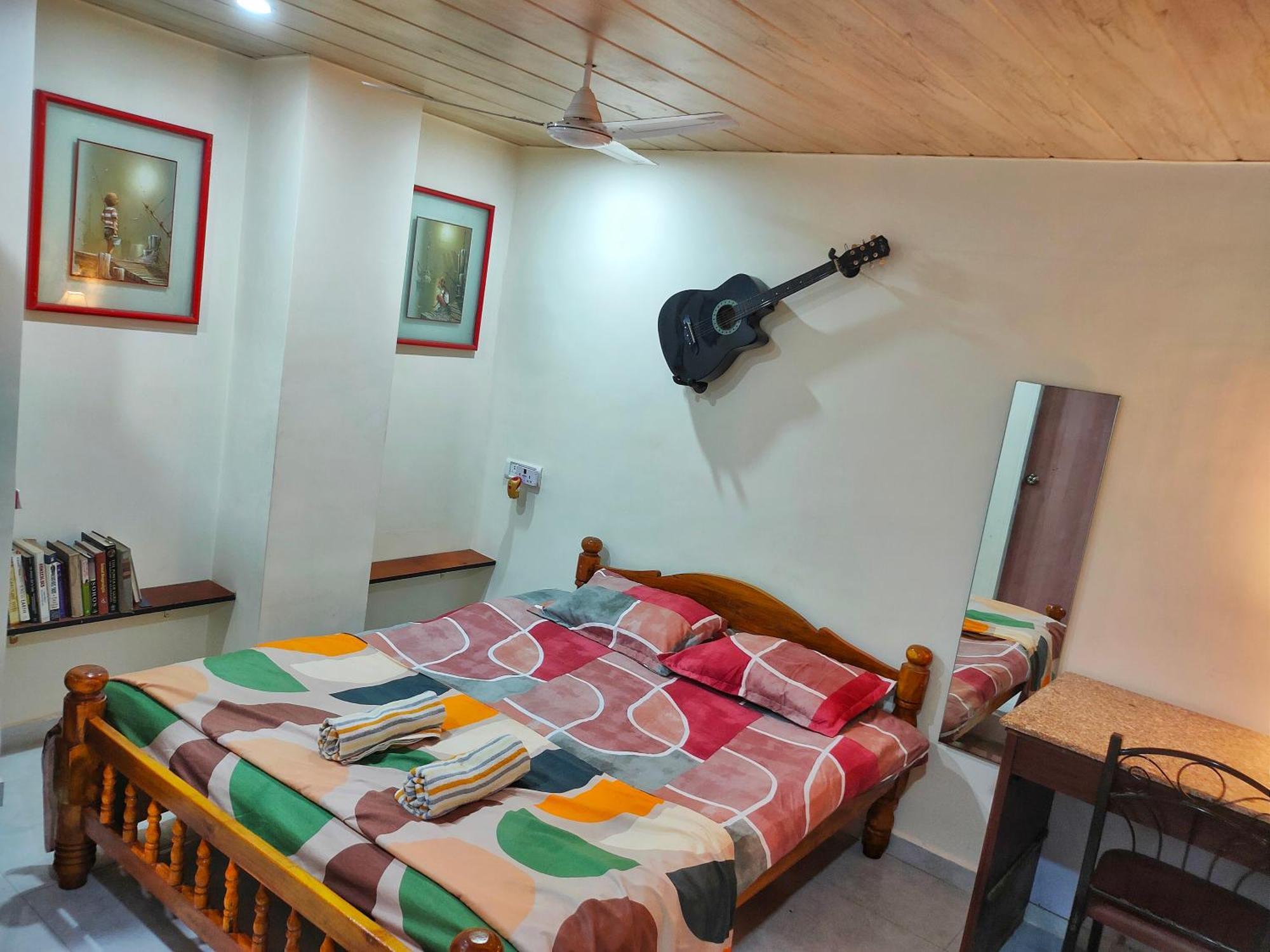 Ebony - Comfortable Homestay