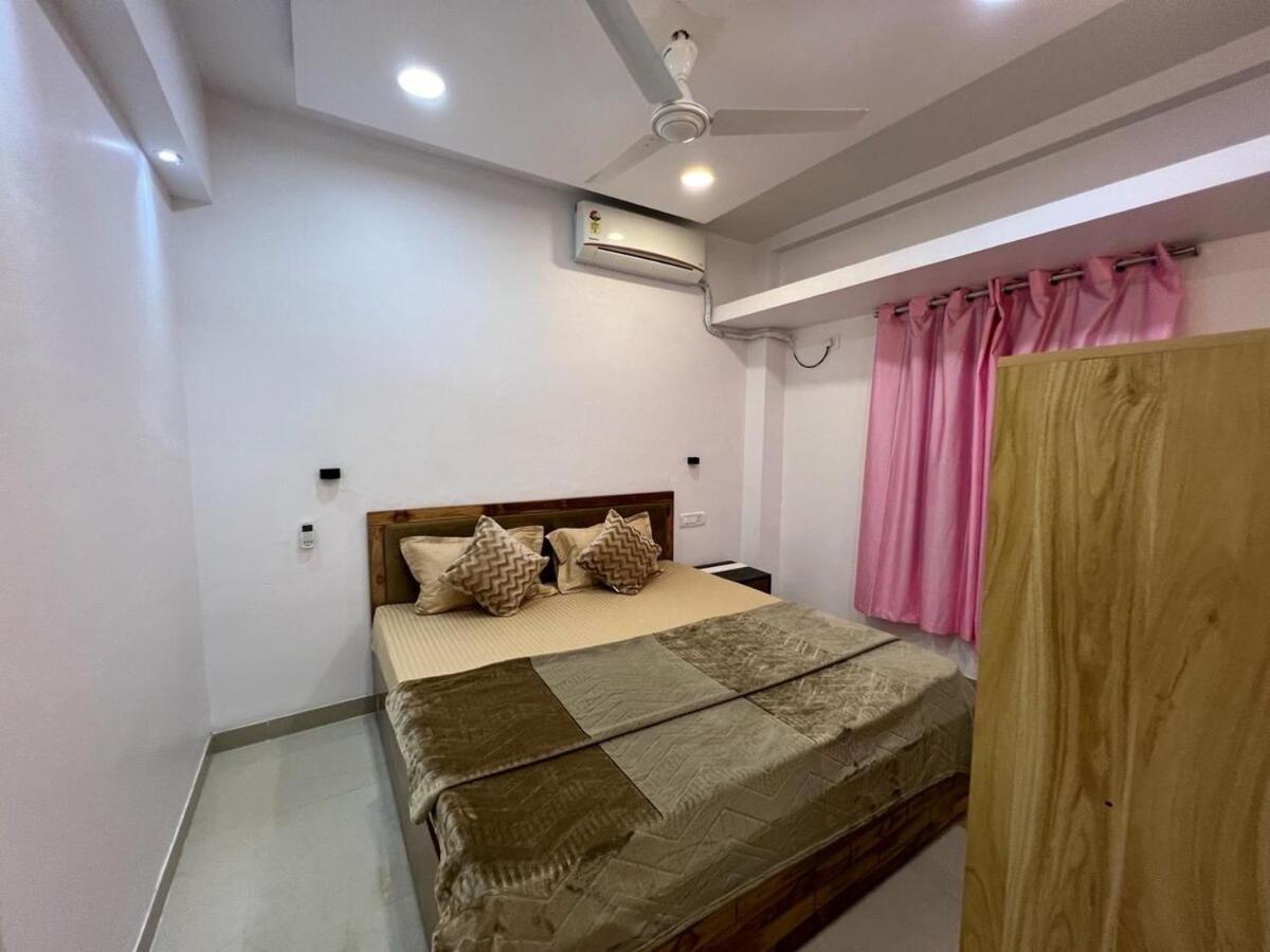 1bhk Goregaon West - Garden View Apartment
