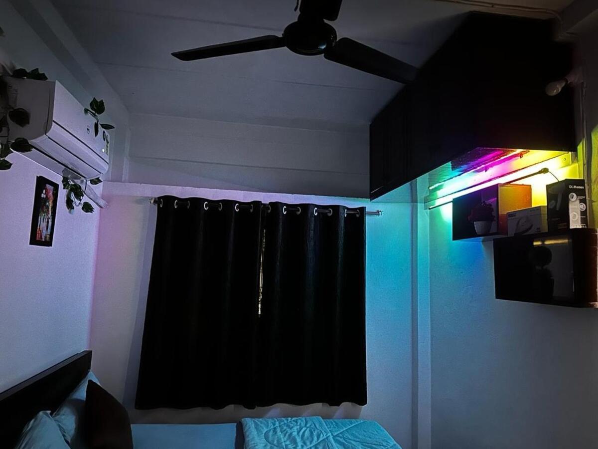 Apartment In Oshiwara Andheri#12 *