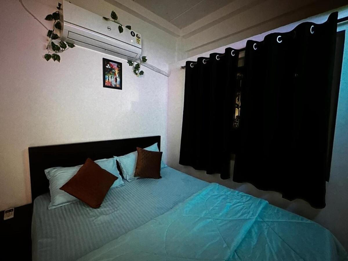 Apartment In Oshiwara Andheri#12 *