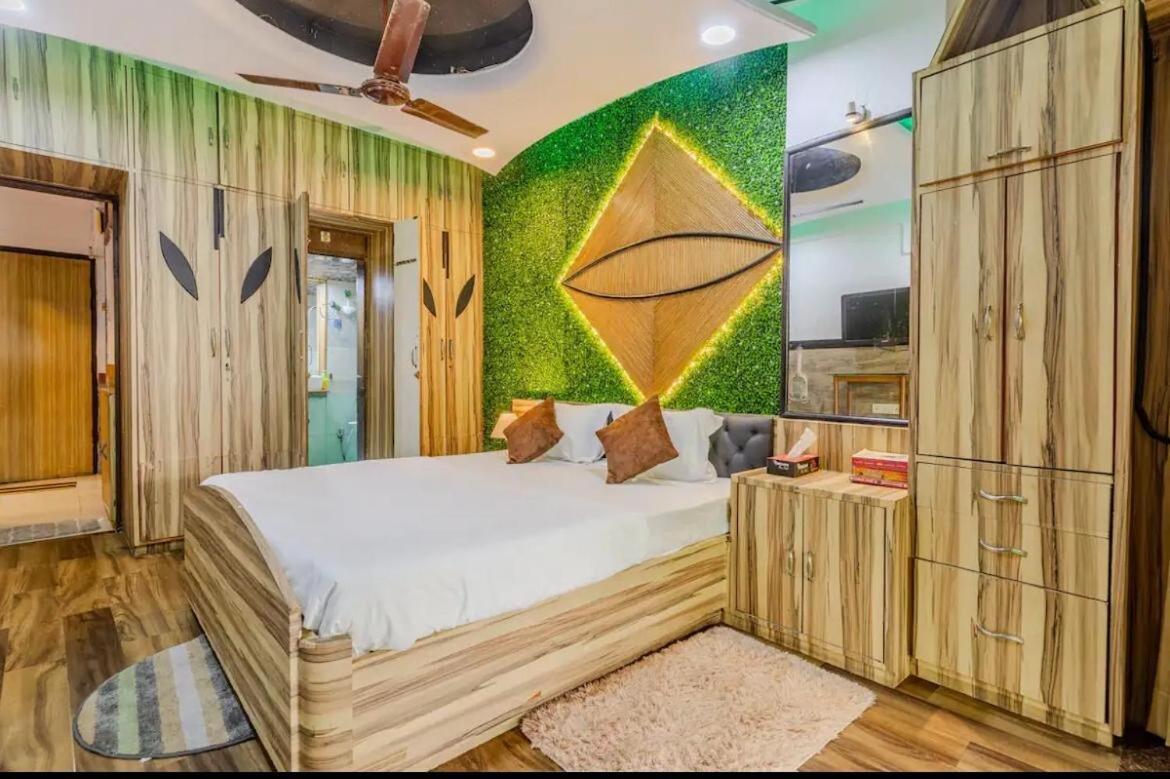 Apartment 2bhk With Terrace Garden-lokhandwala Andheri Mumbai