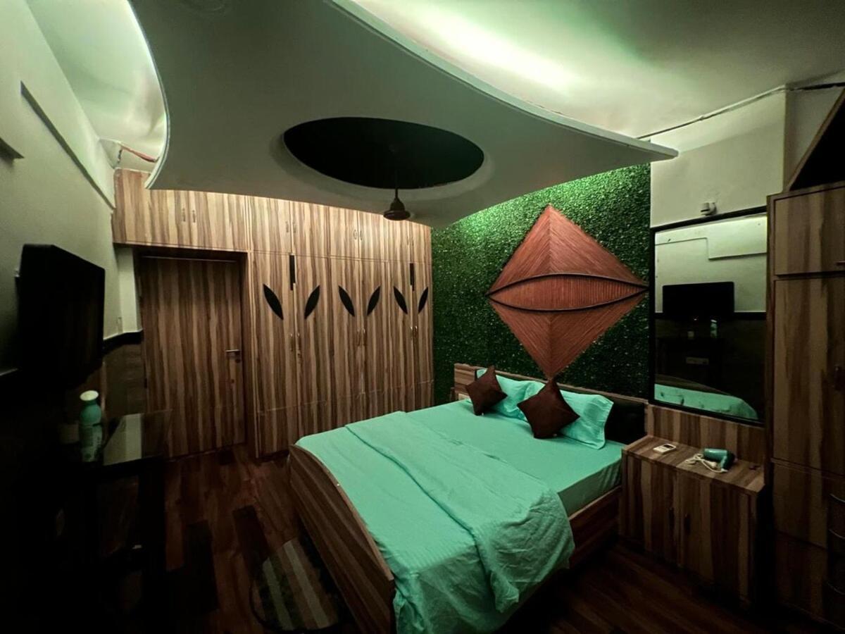 2bhk With Terrace Garden-lokhandwala Andheri *