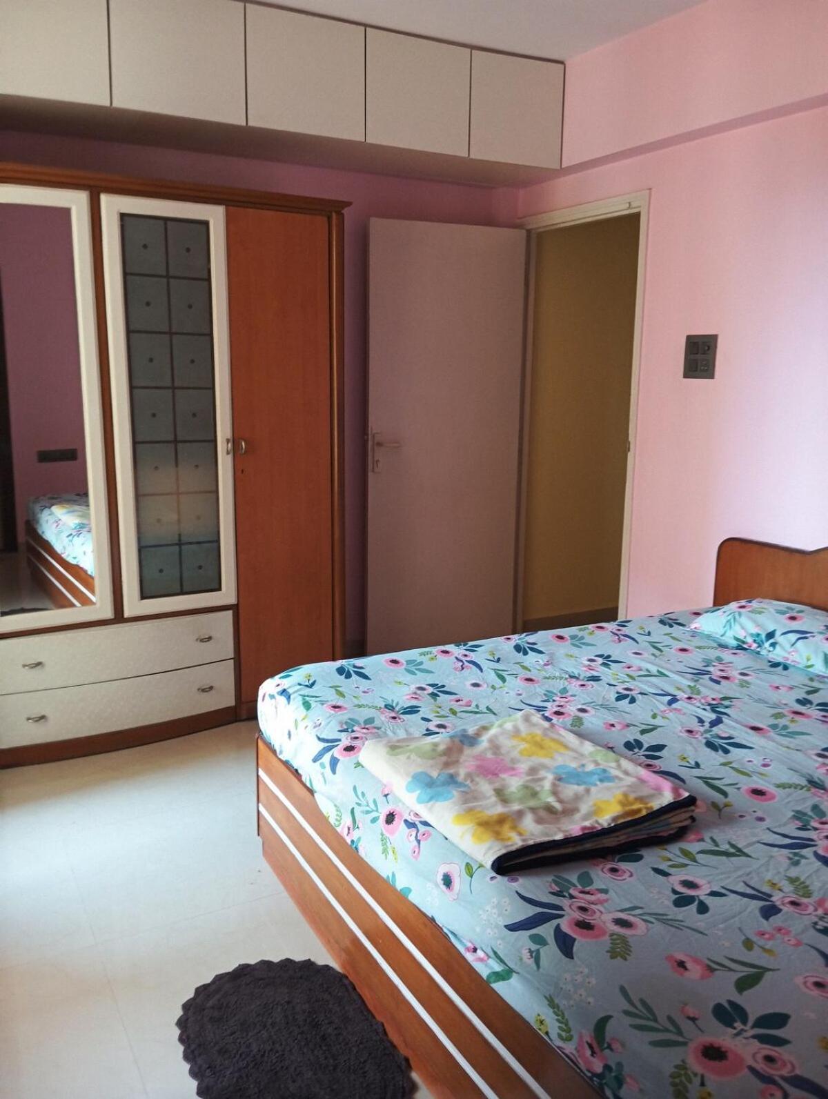 Apartment Calm Comfortable Convenient Mumbai
