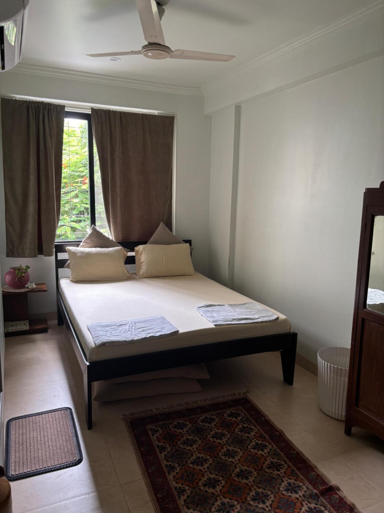 Serene In Chuim Near Carter Road Apartment Mumbai
