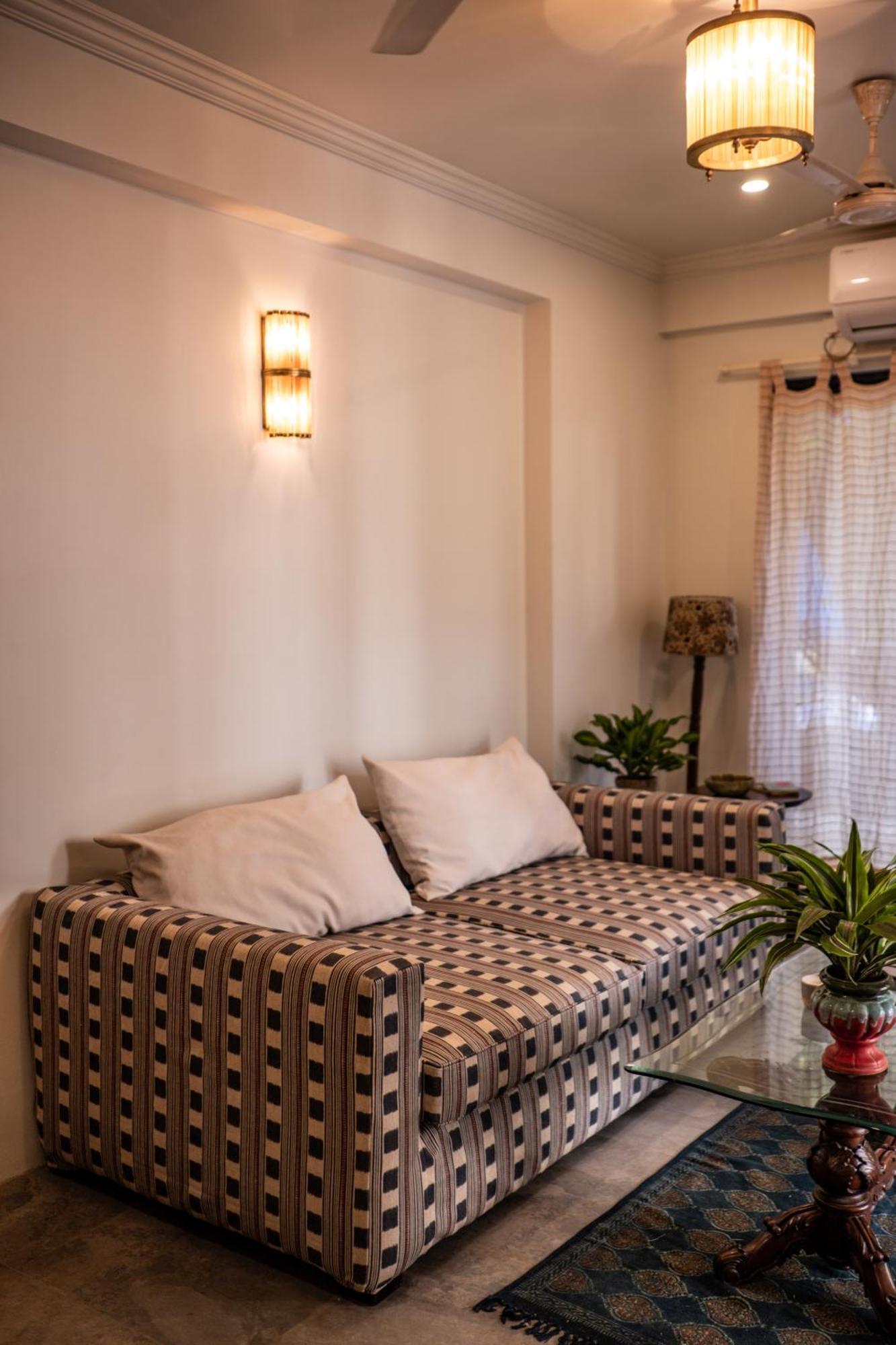 Serene In Chuim Near Carter Road Apartment Mumbai