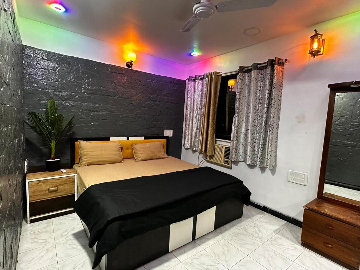 In Oshiwara Andheri #01 Apartment Mumbai