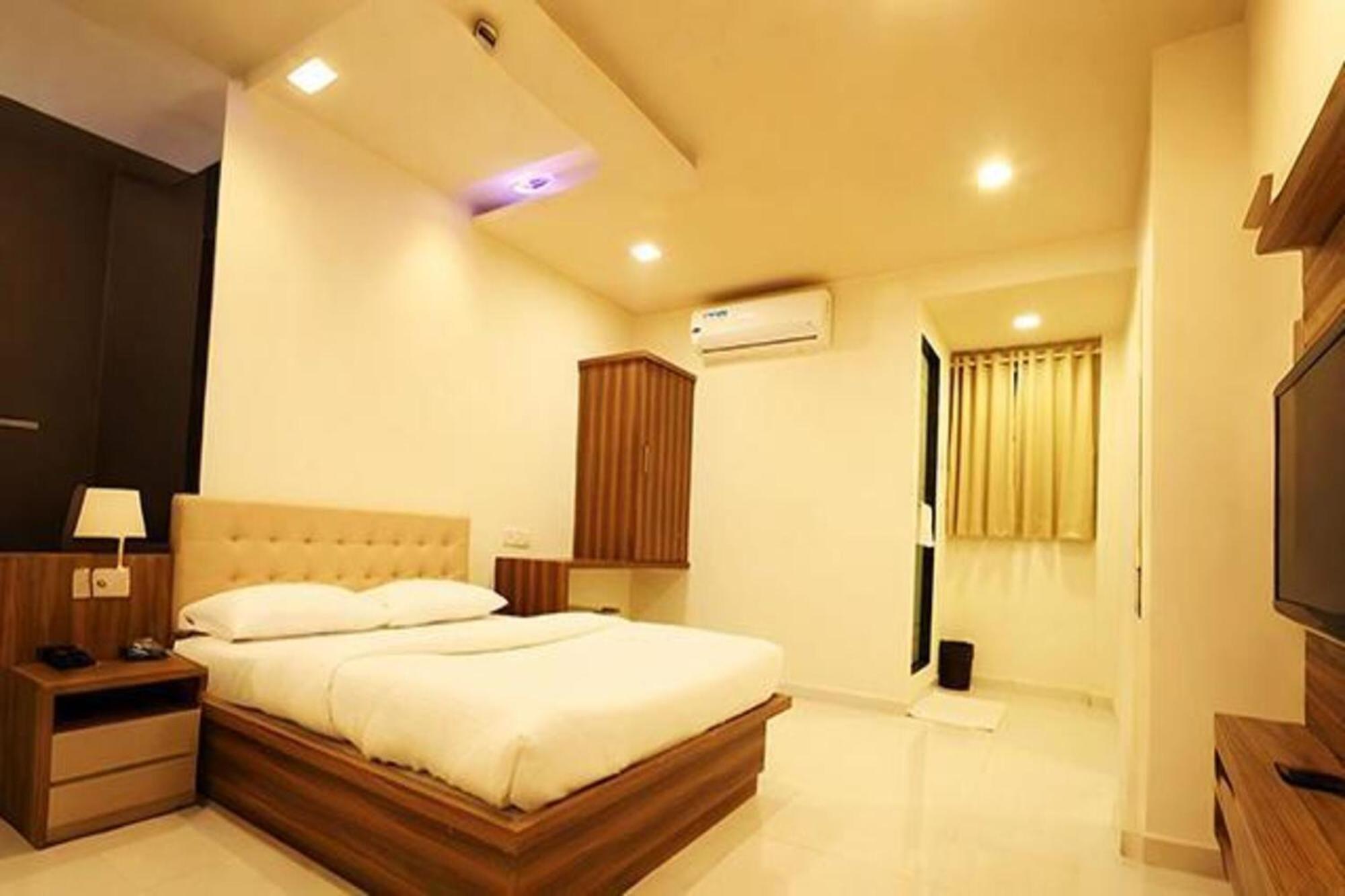 Hotel Fabhotel Galaxy Mumbai