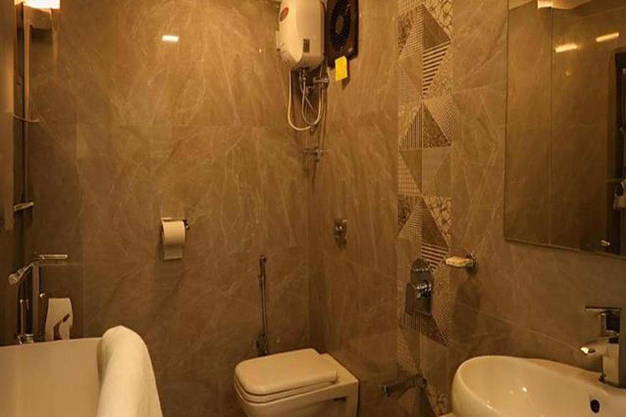 Fabhotel Galaxy