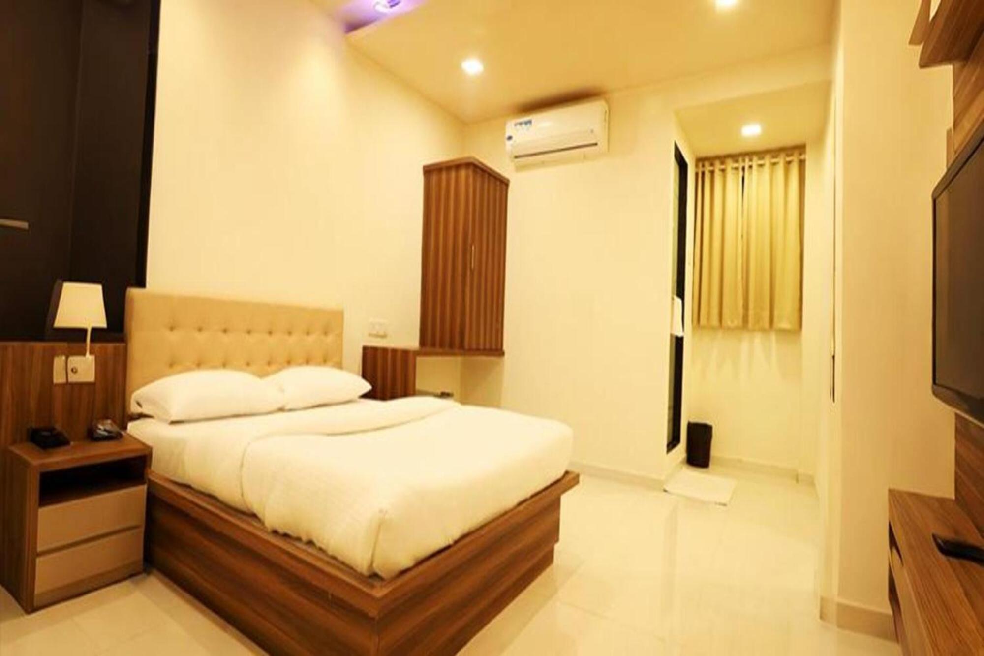 Hotel Fabhotel Galaxy Mumbai