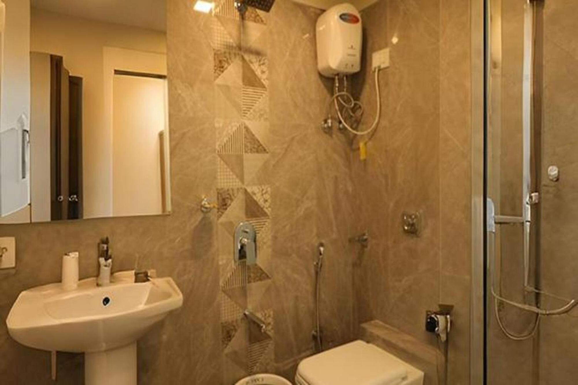 Fabhotel Galaxy Mumbai