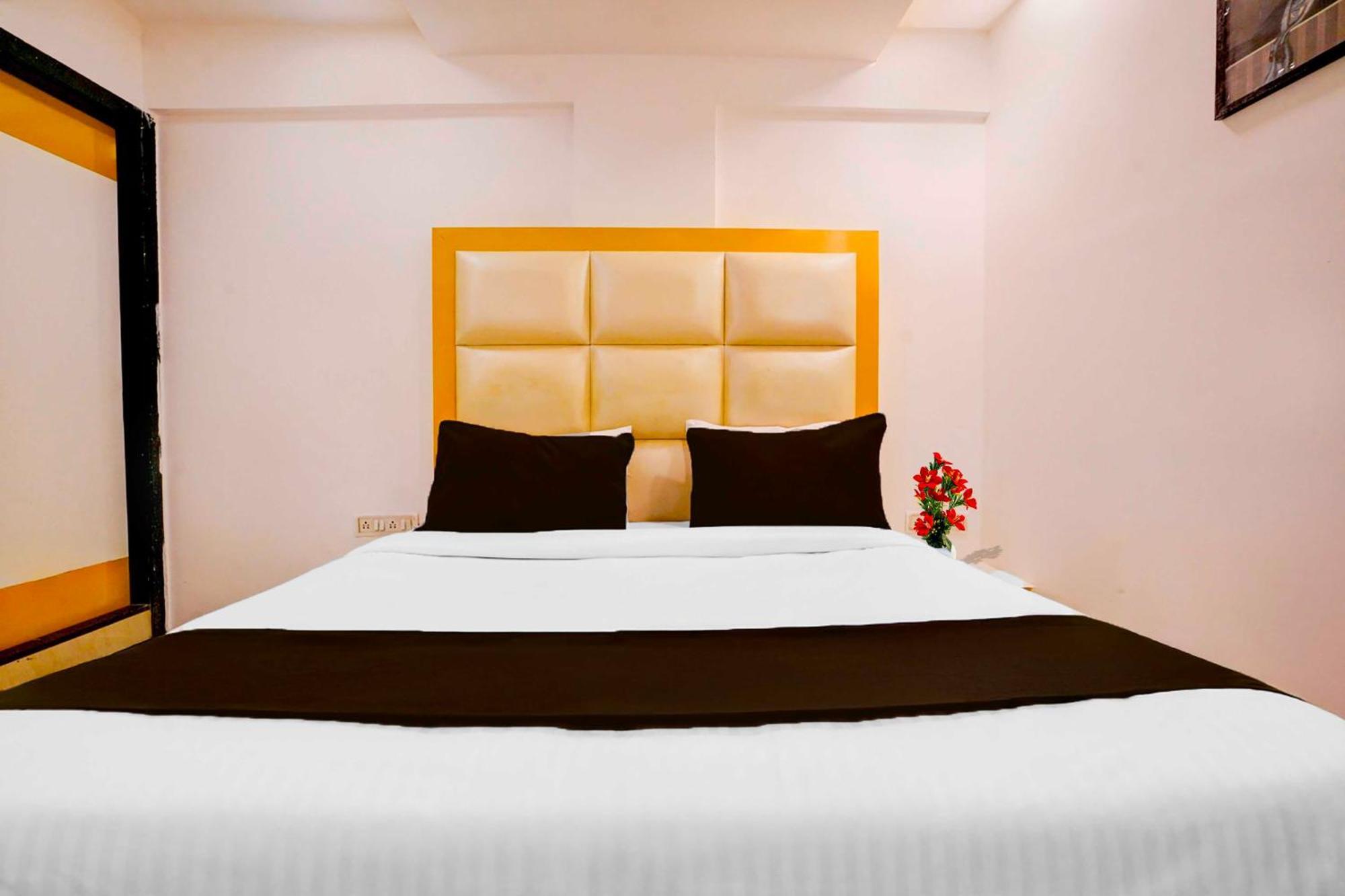 Hotel O Andheri West Near Kokilaben Hospital Mumbai