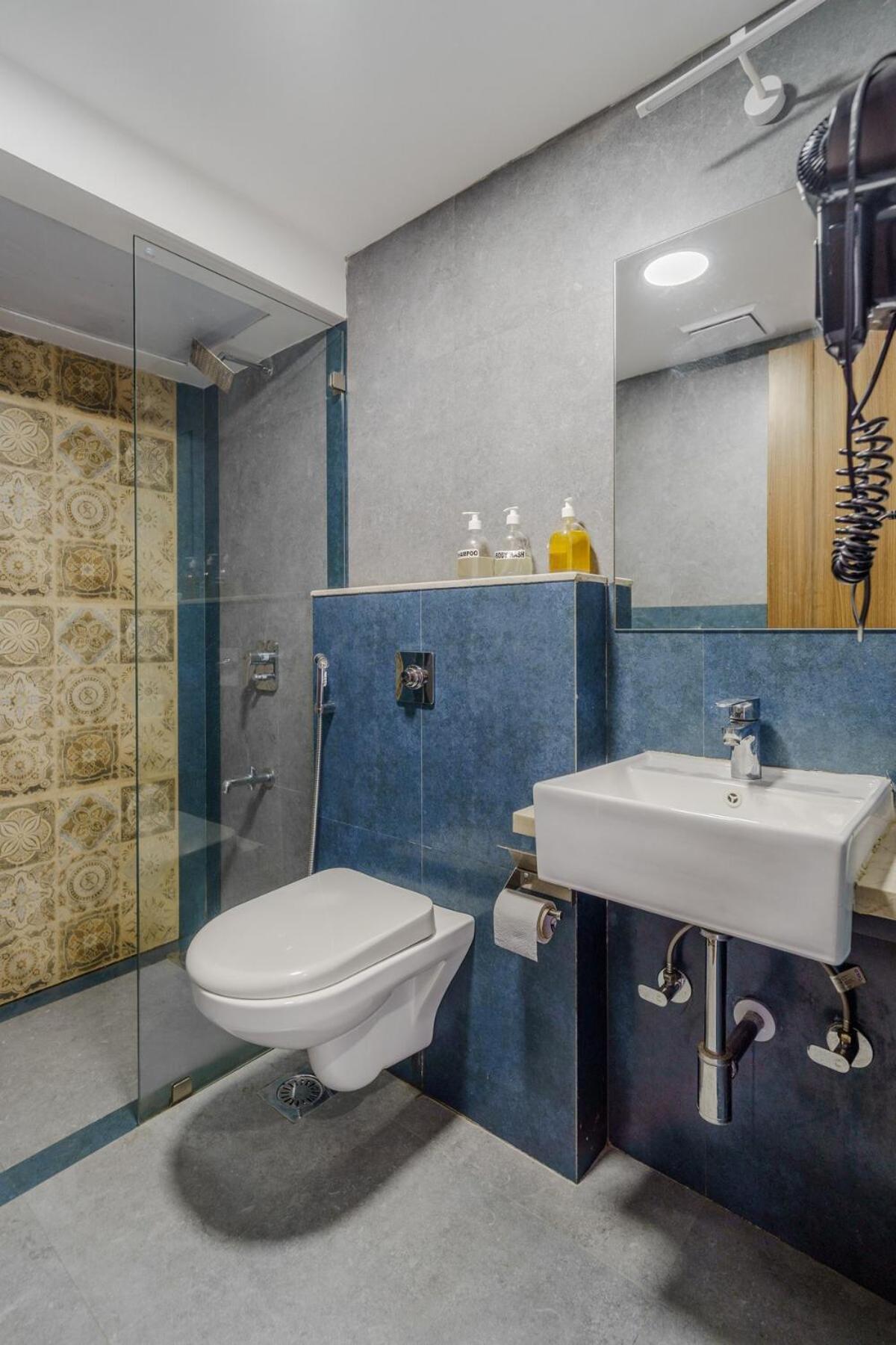 Zen Private 3bhk In Bandra Mumbai