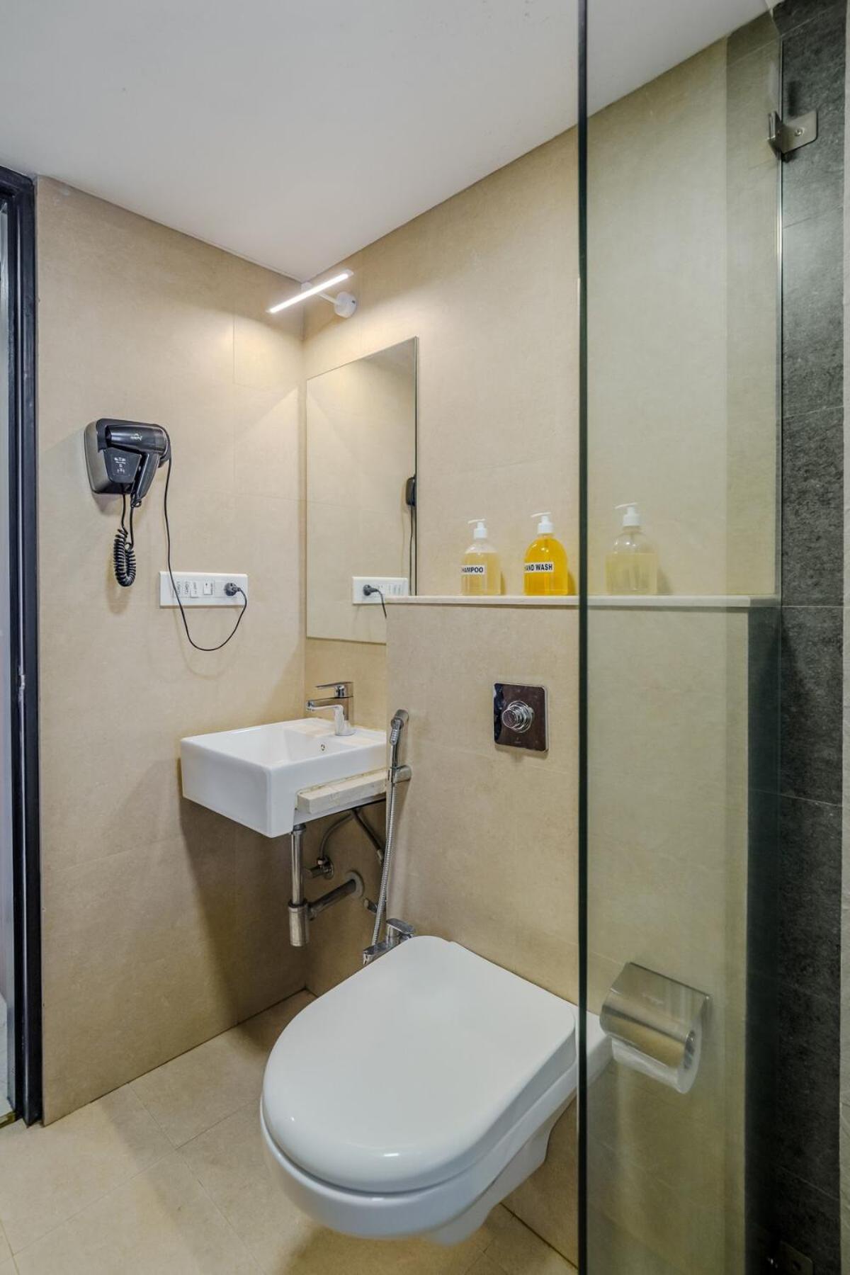 Zen Private 3bhk In Bandra Apartment