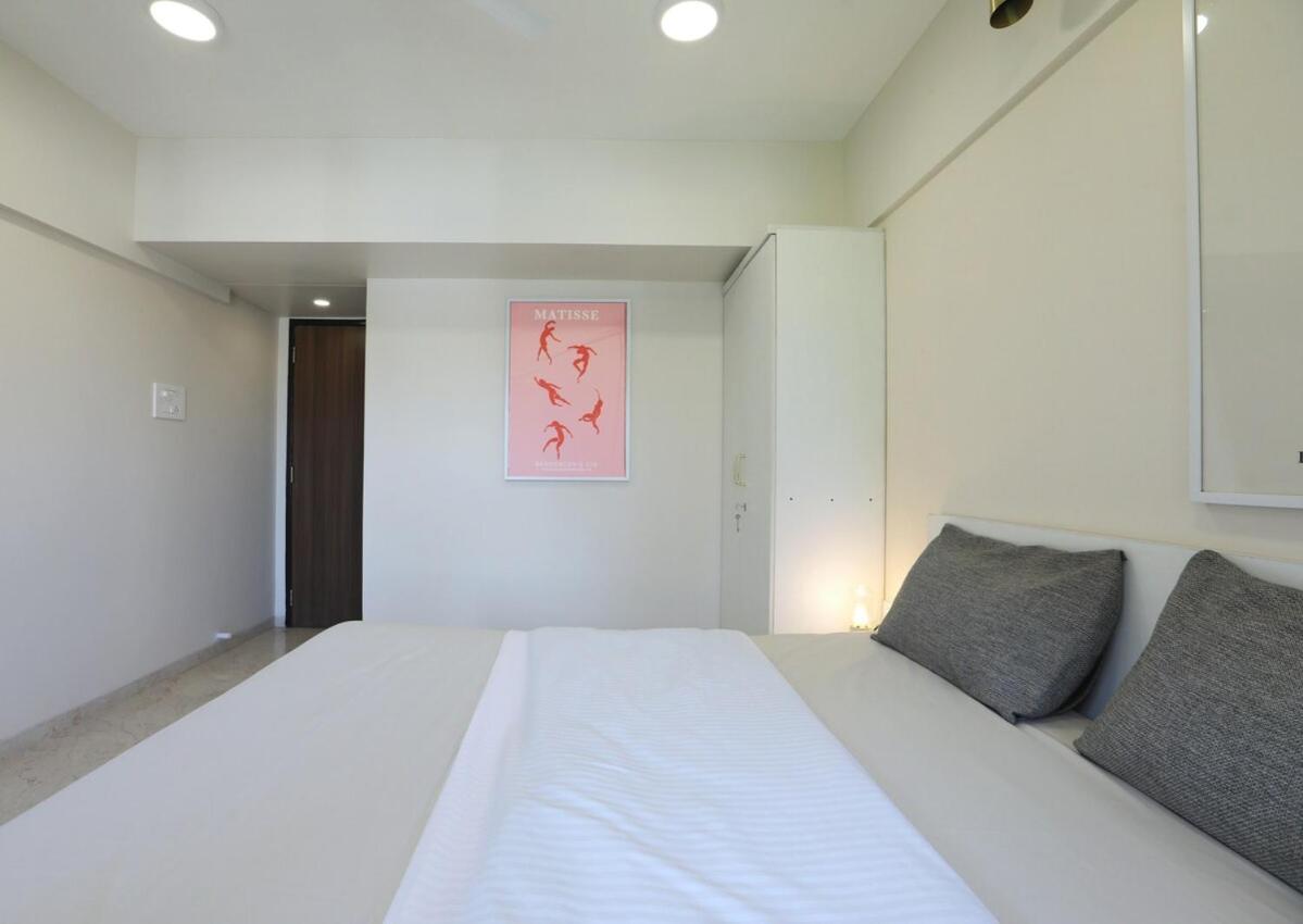 Tao Private 3bhk In Bandra Mumbai