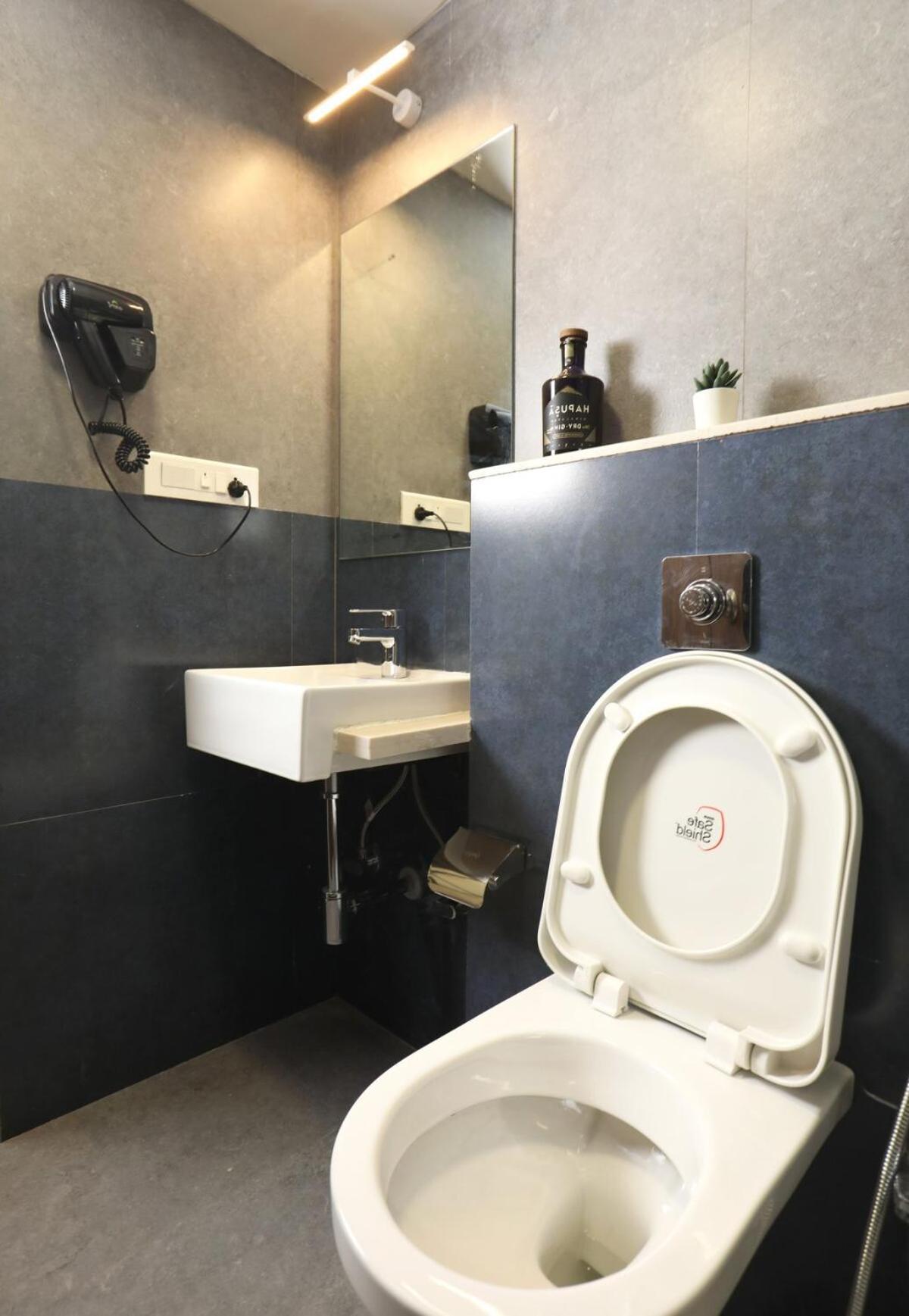 Tao Private 3bhk In Bandra *