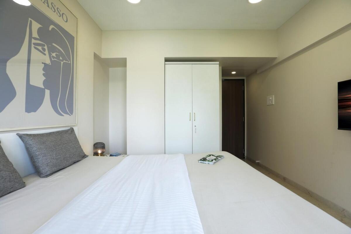 Tao Private 3bhk In Bandra Apartment Mumbai
