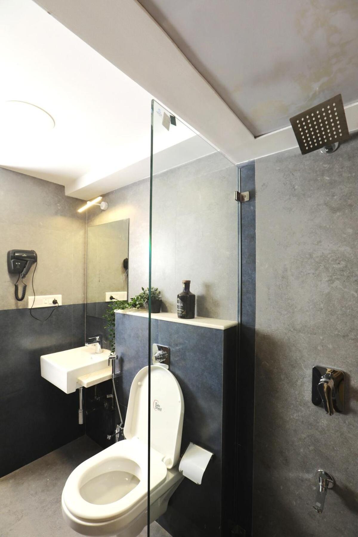 Tao Private 3bhk In Bandra Apartment *