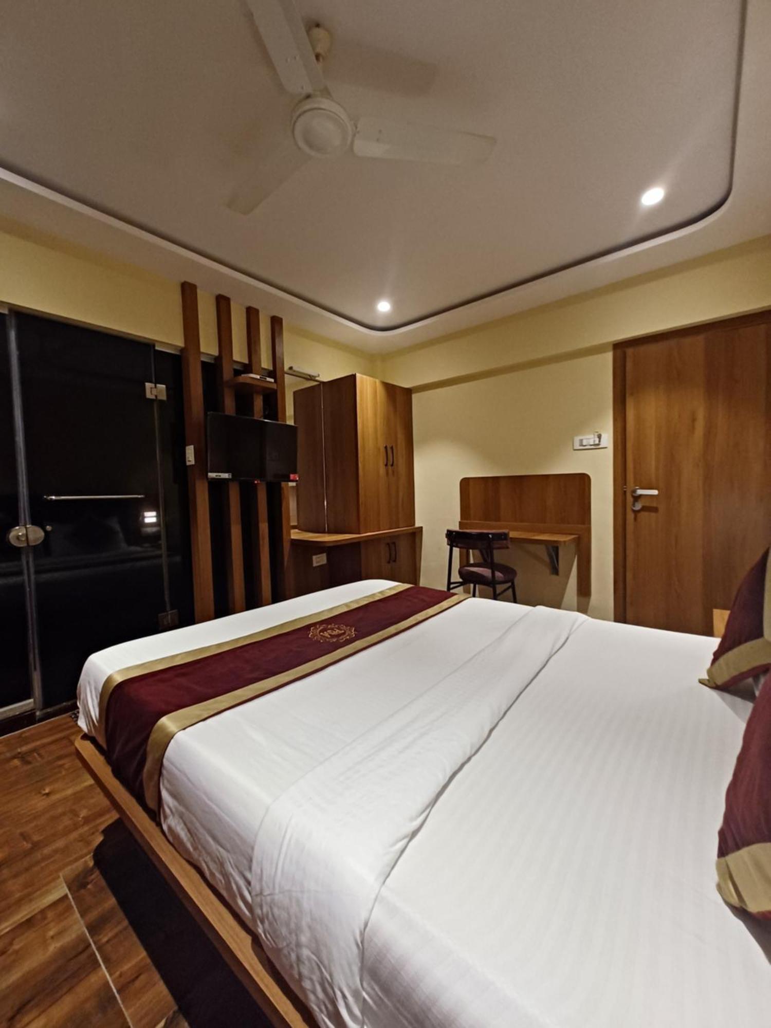 Hotel Ratna Mahal 3*
