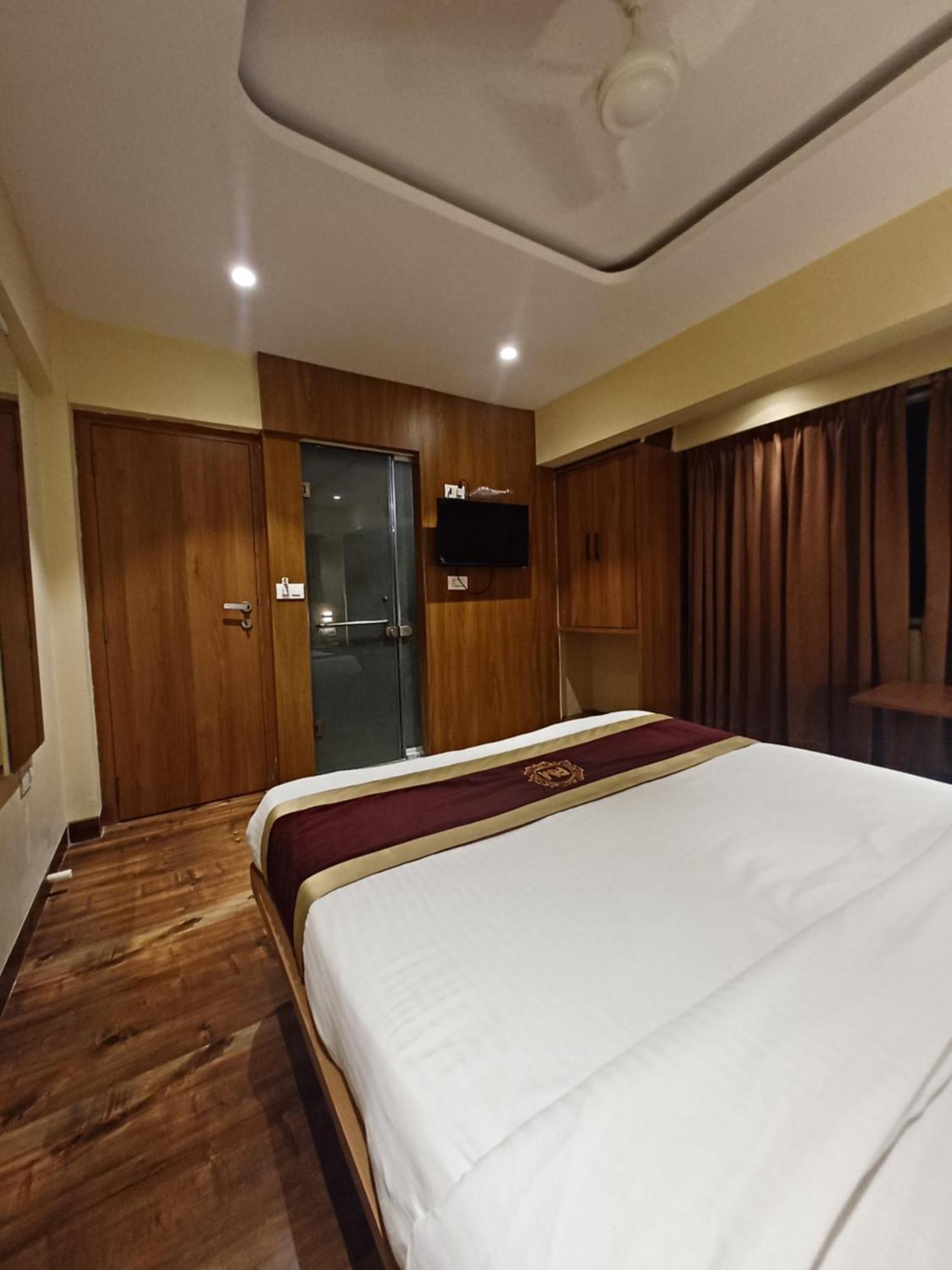 Ratna Mahal Hotel 3*