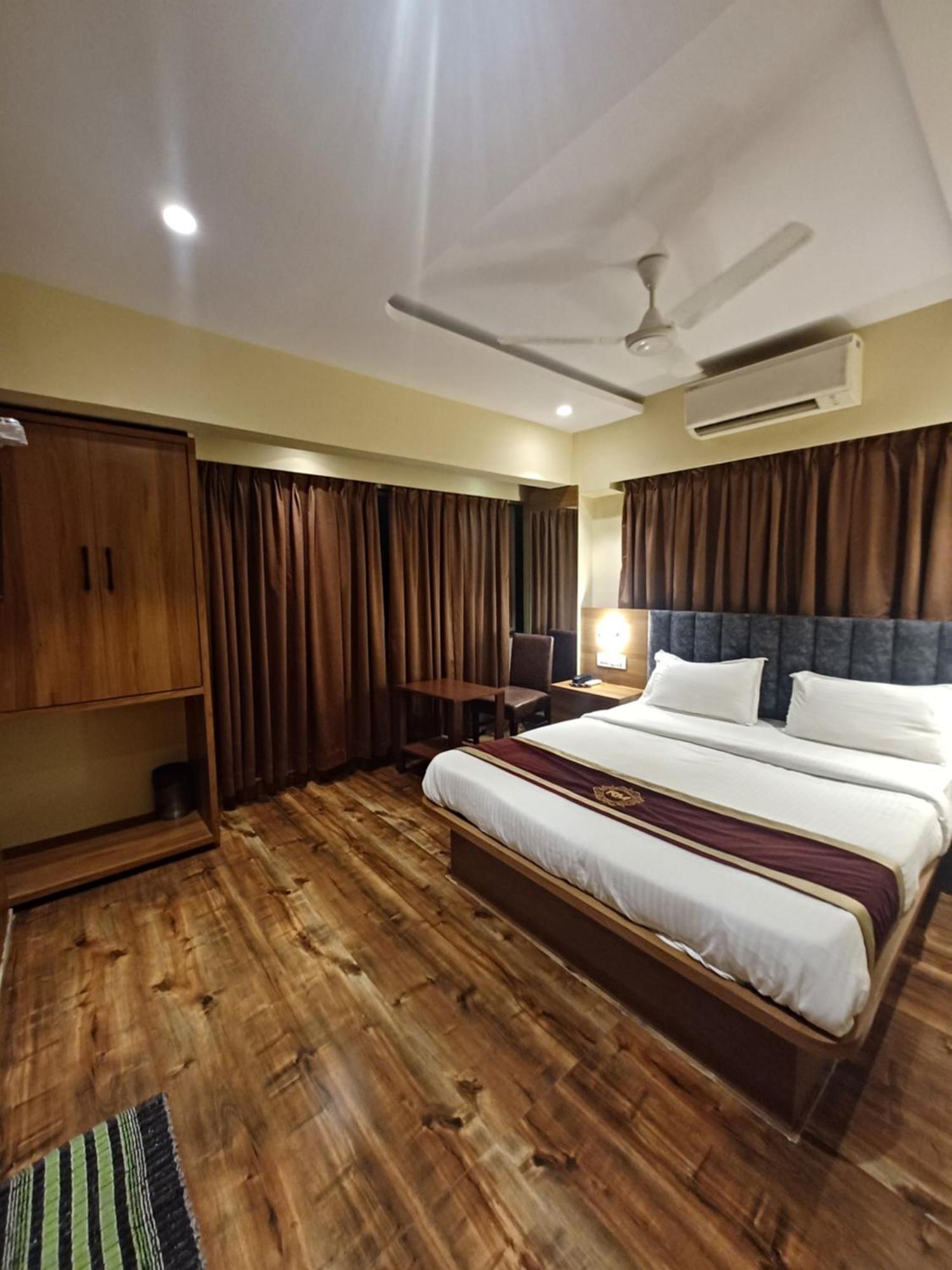 Ratna Mahal 3*