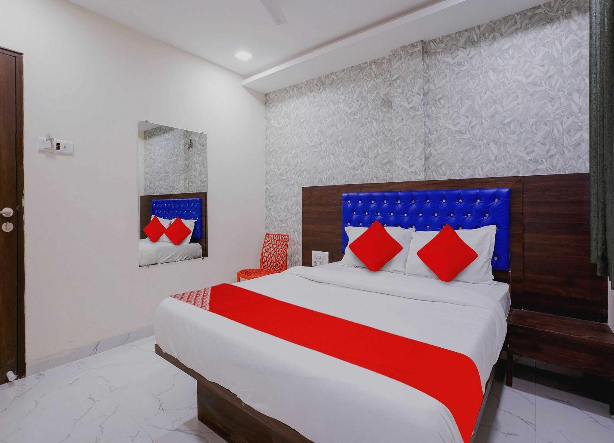 O King Residency Near Bharat Talkies Hotel 4*