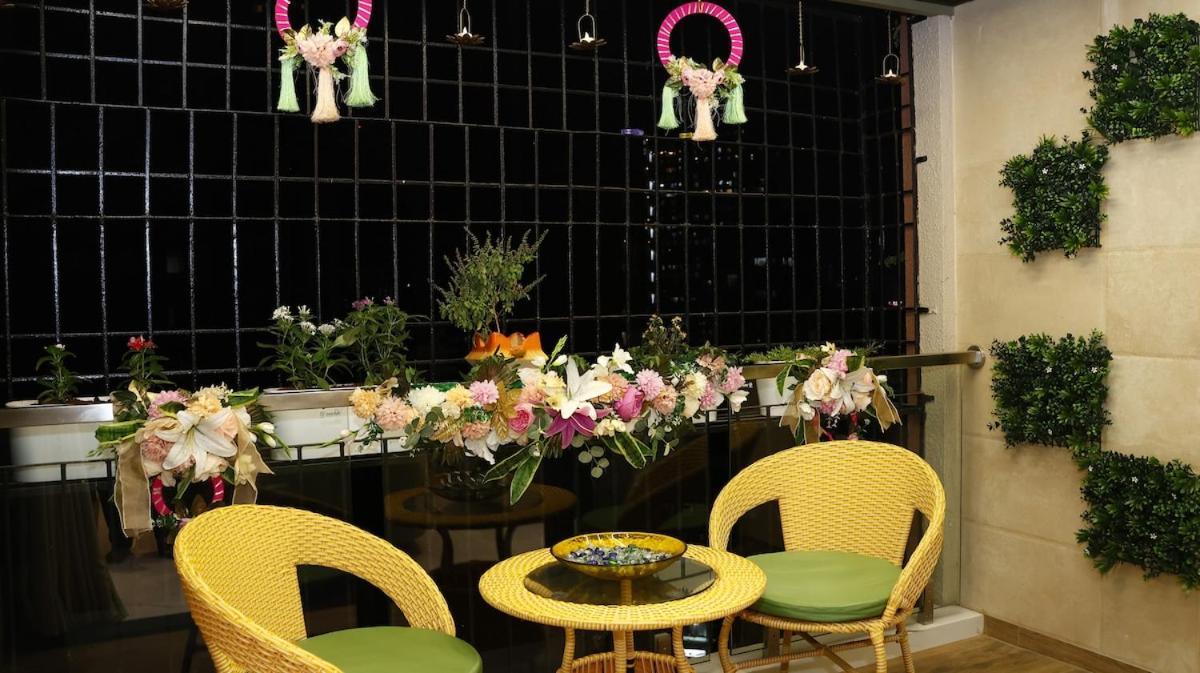 Apartment 2bhk Flat In Kandivali,mumbai Mumbai