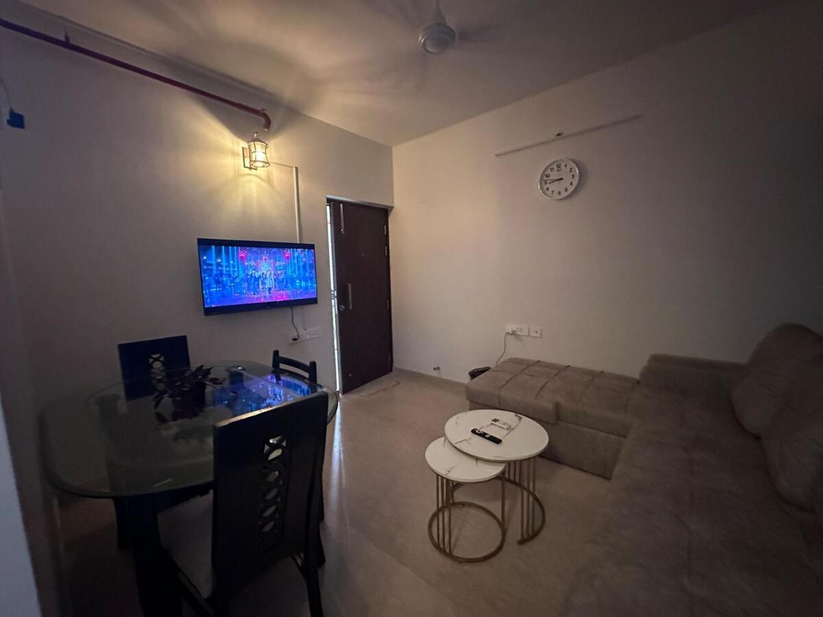 View Goregaon E Apartment Mumbai