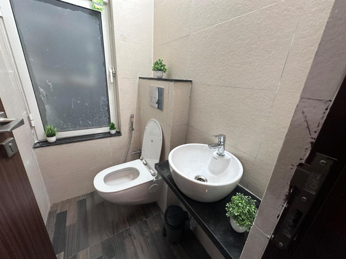 View Goregaon E Apartment Mumbai