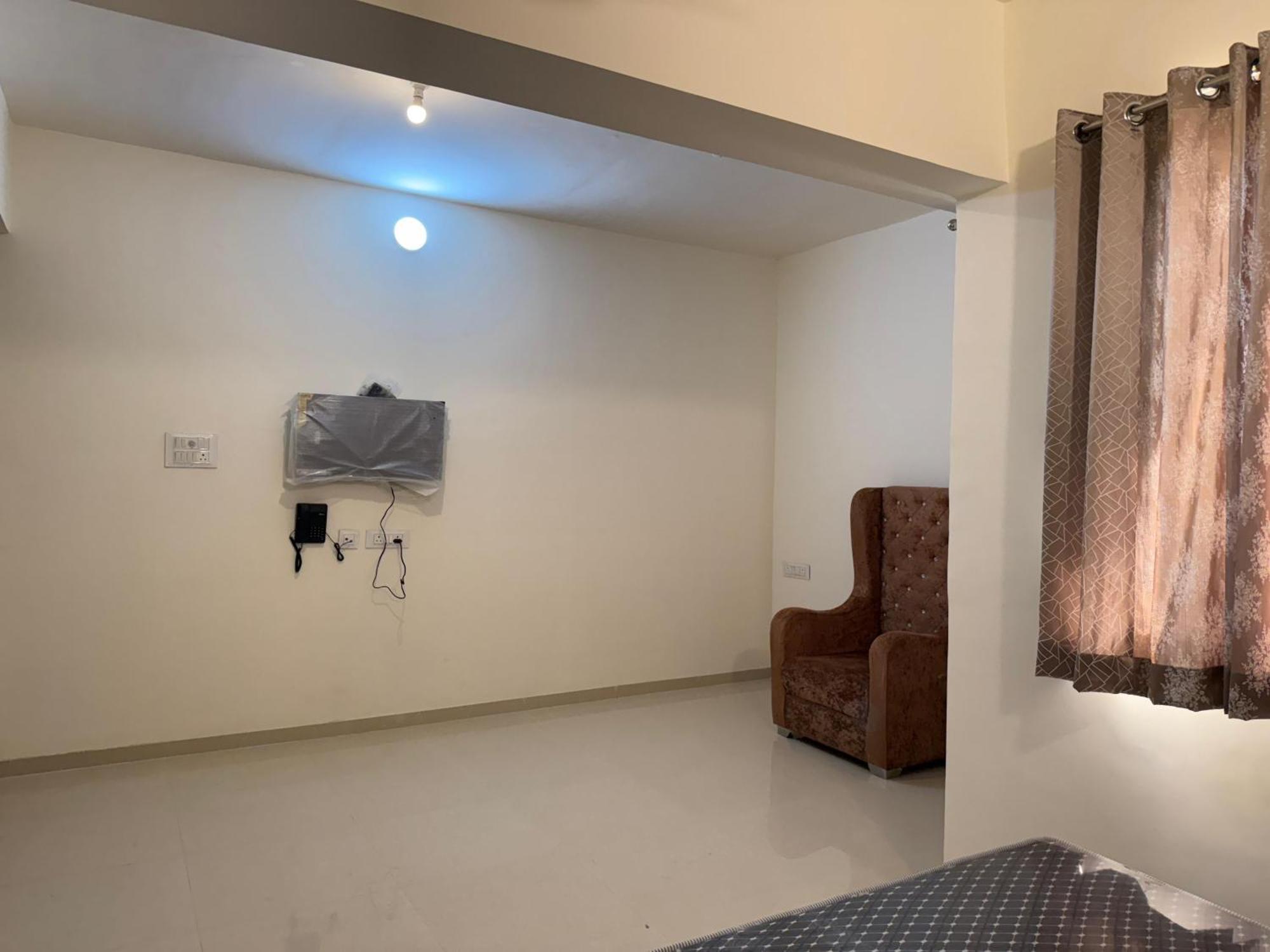 Townhouse Vangani Railway Station Formerly Chadha Hotel 4*