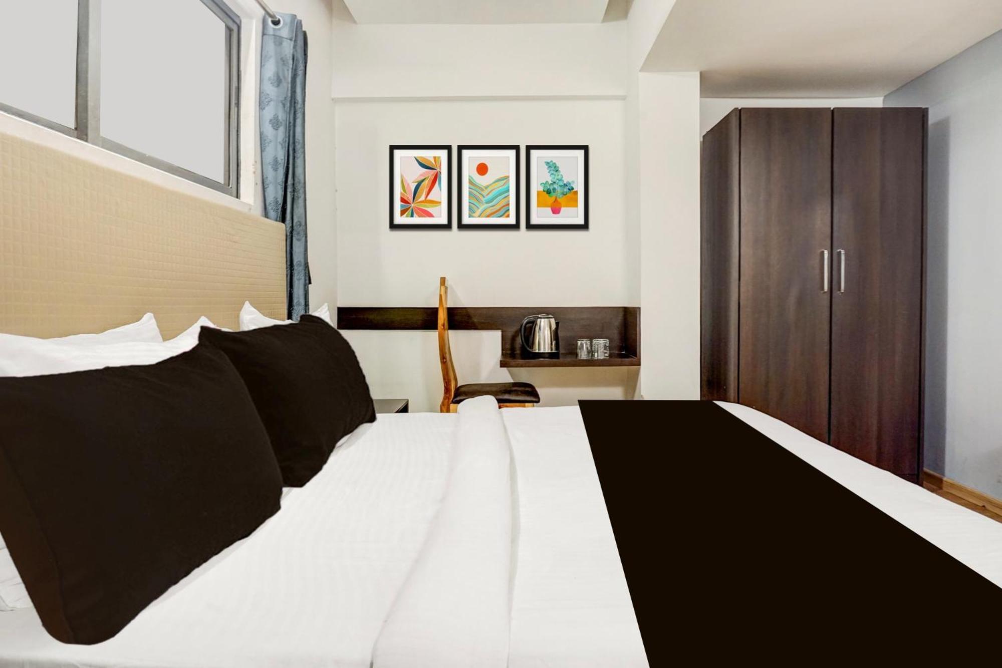 Super Townhouse Exhibition Centre Goregaon 3*