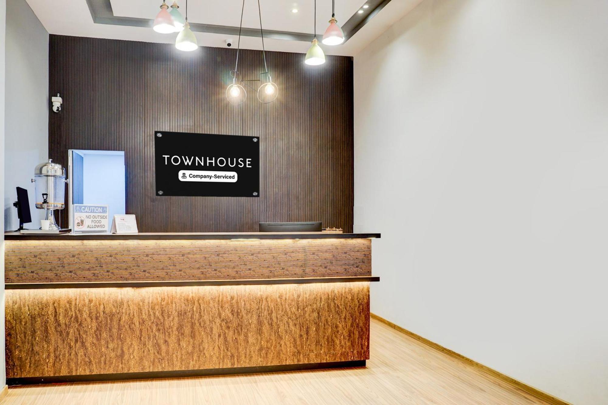 Super Townhouse Exhibition Centre Goregaon Hotel