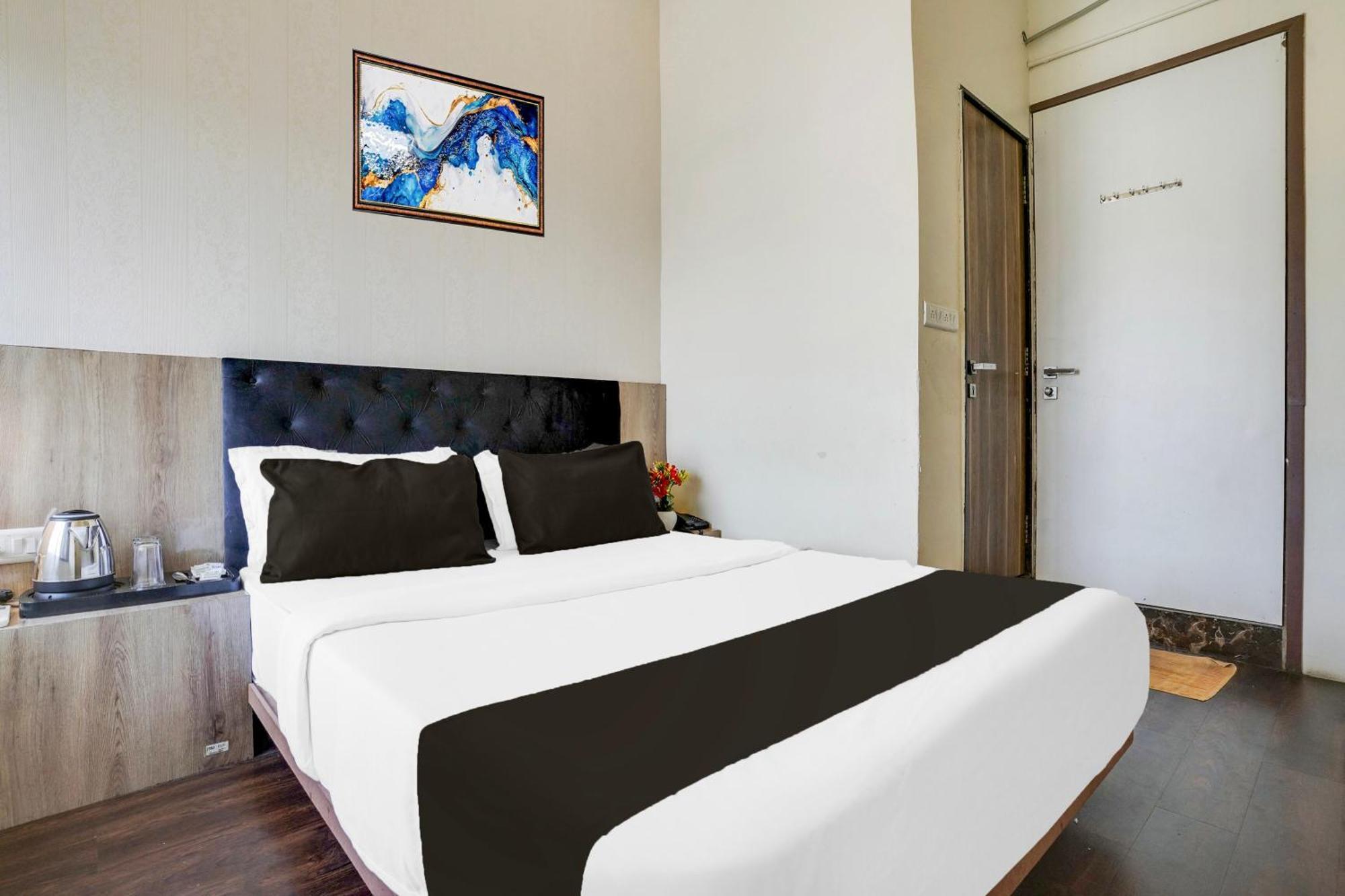Super Collection O Parle Formerly Freedom Star Hotel 3*