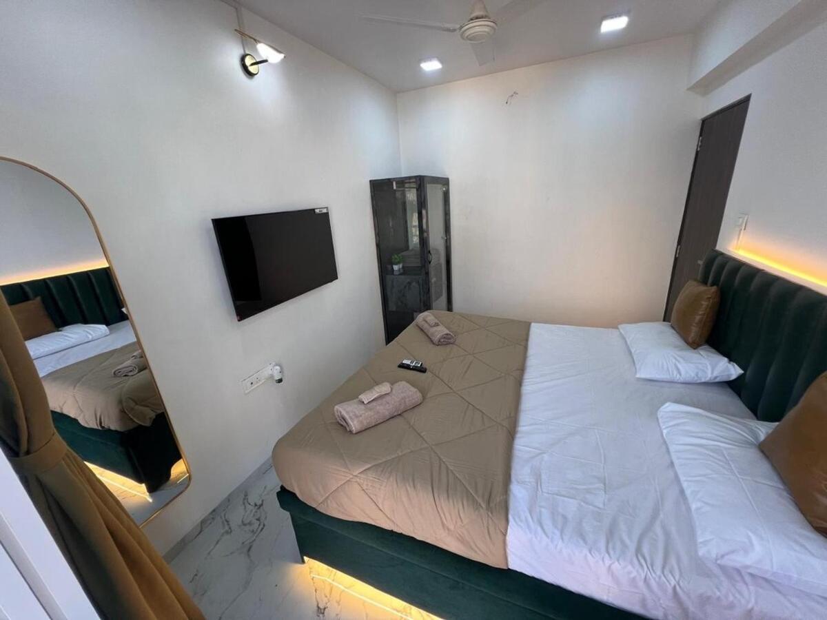 Chic 1bhk - Lilavati Hospital - Bandra *