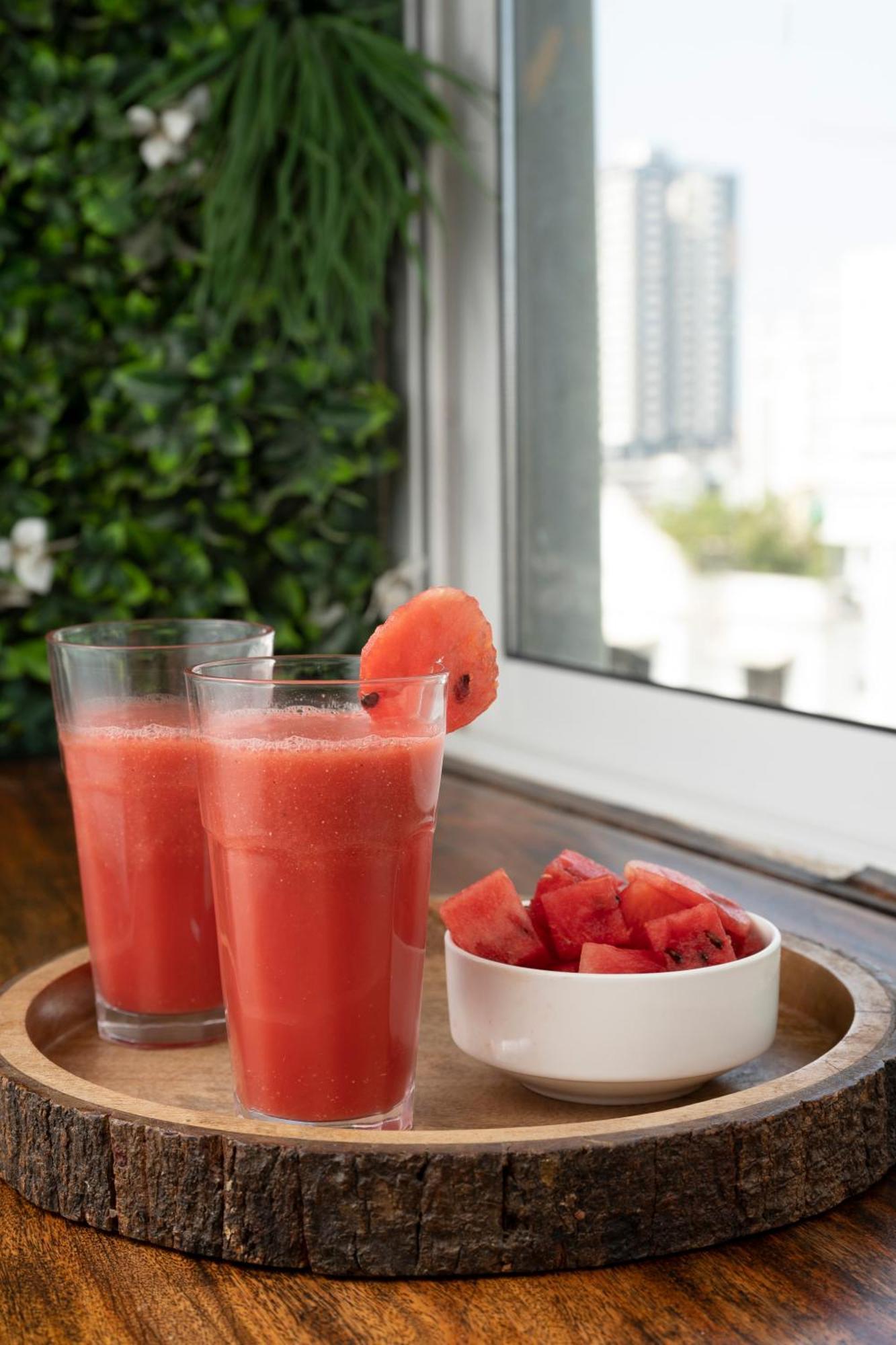 Theory9 Premium Service Bandra * Mumbai