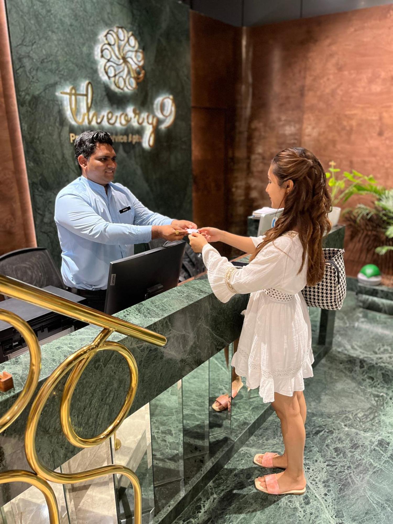 Theory9 Premium Service Bandra Apartment *