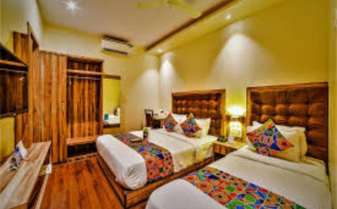 Ascot Hotel
