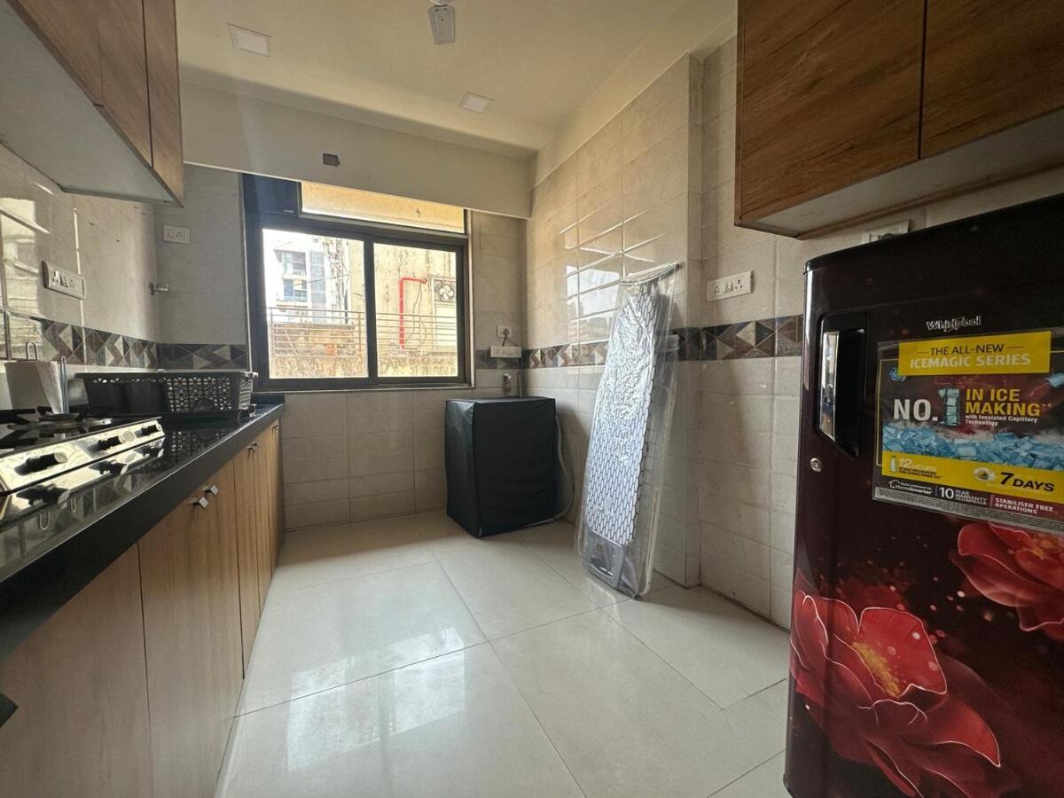 Plush Bandra West - Opulent 3bhk And Study Apartment *