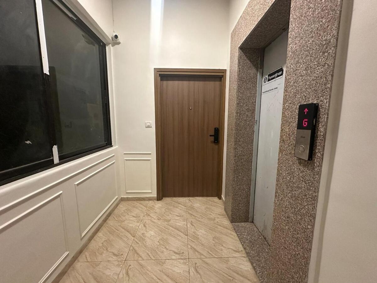 Apartment Plush Bandra West - Opulent 3bhk And Study Mumbai