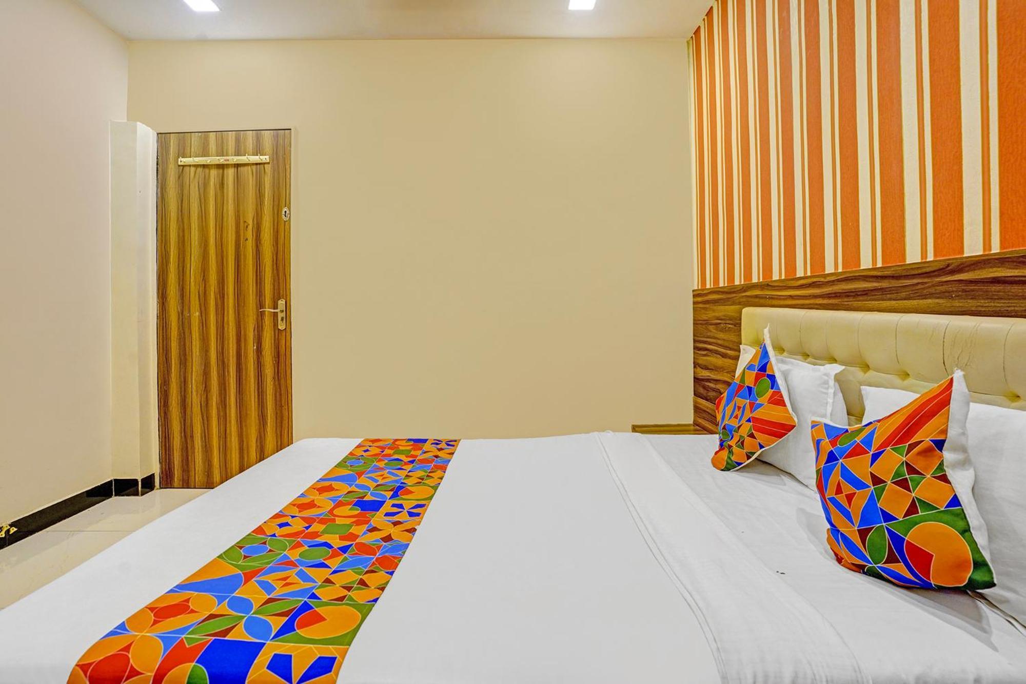 Hotel Fabhotel Galaxy