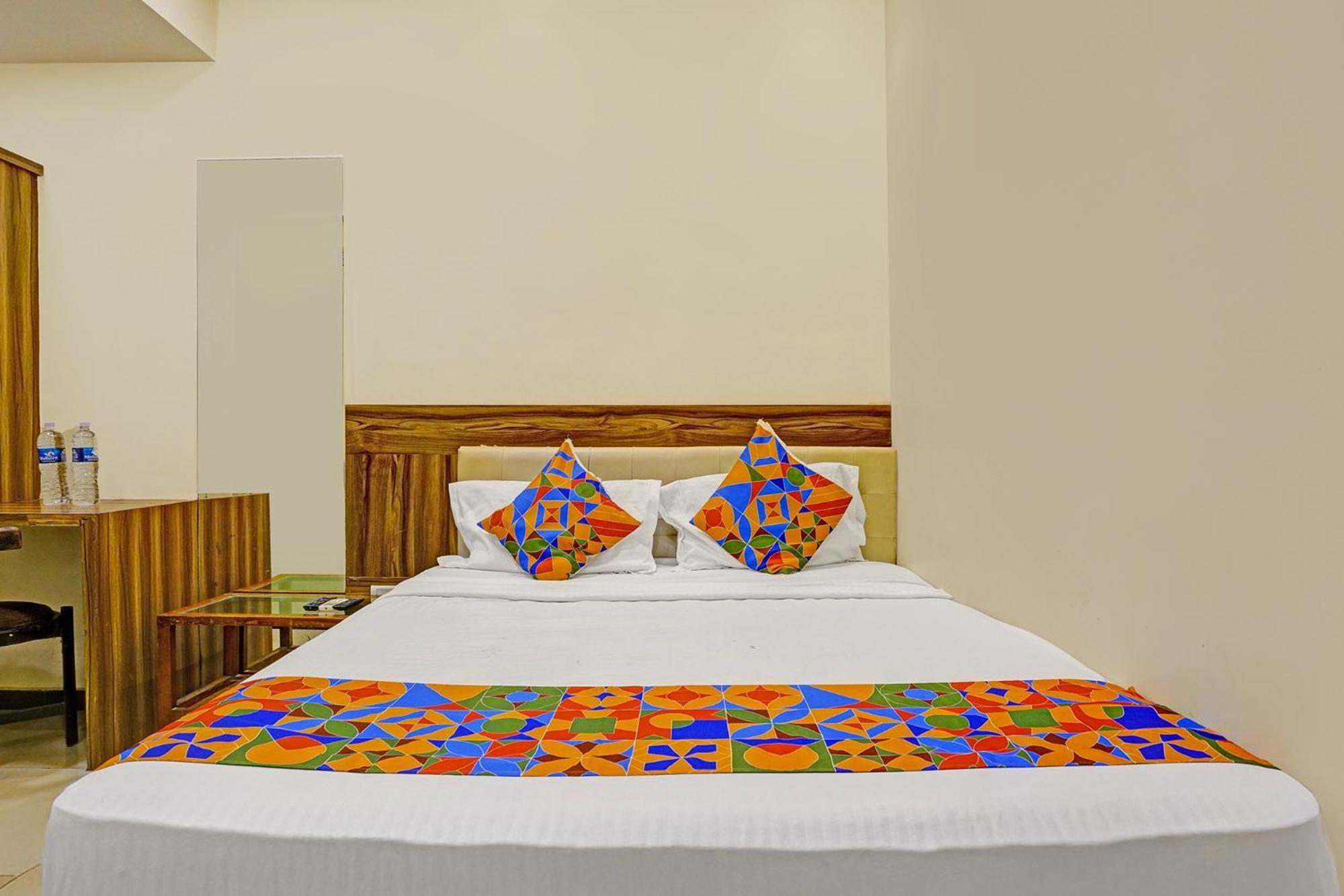 Fabhotel Galaxy Hotel