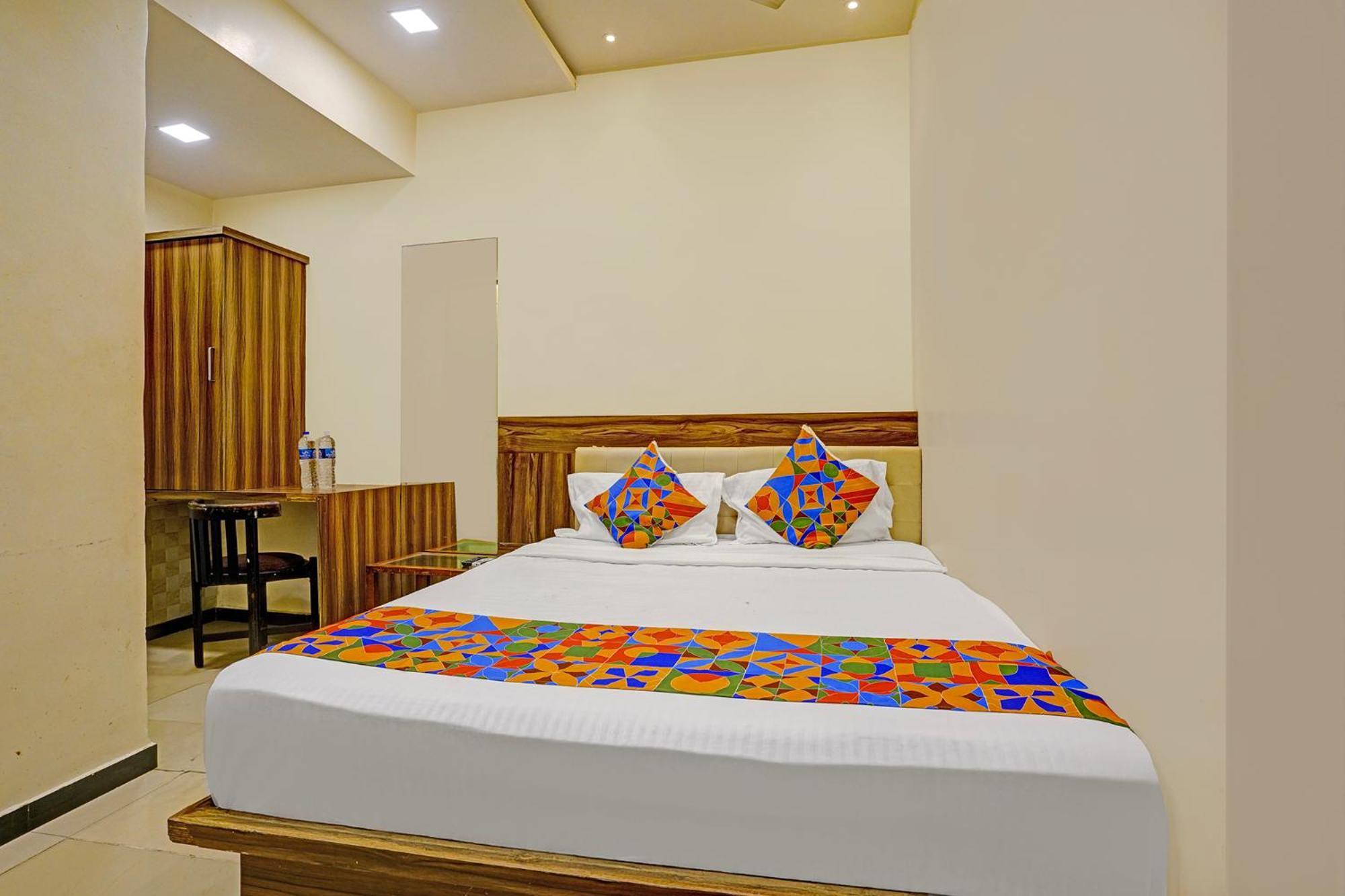 Fabhotel Galaxy 3*